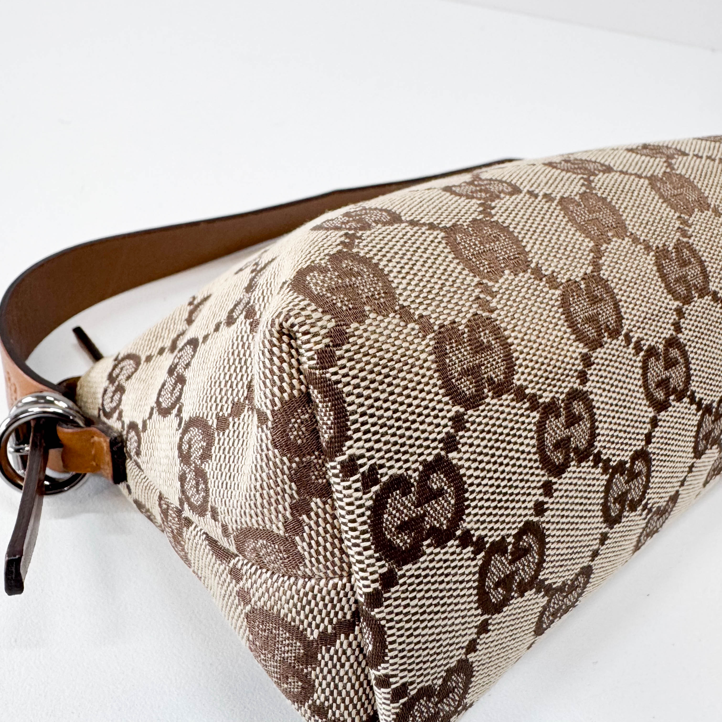 GG Canvas Pouch Shoulder Bag