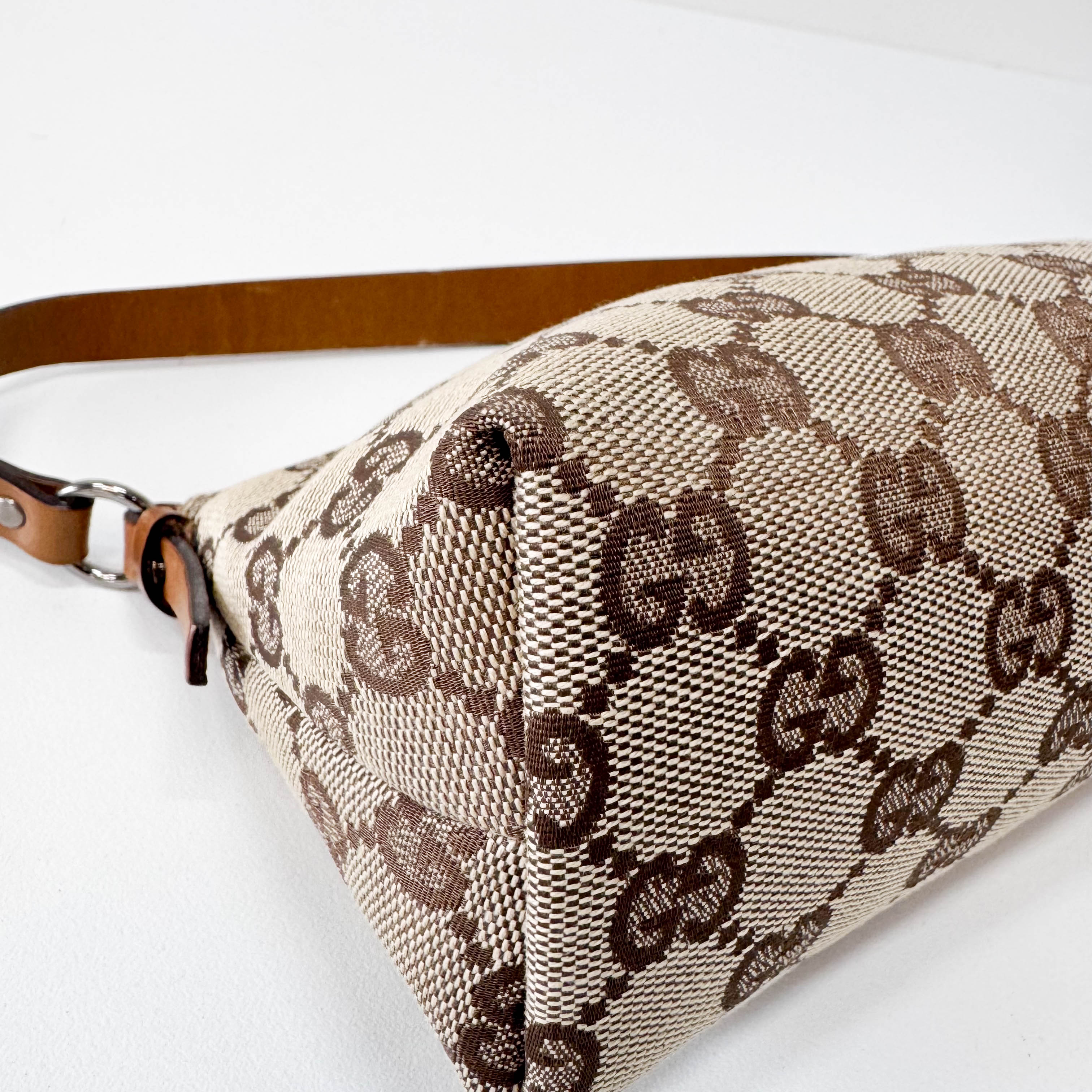 GG Canvas Pouch Shoulder Bag