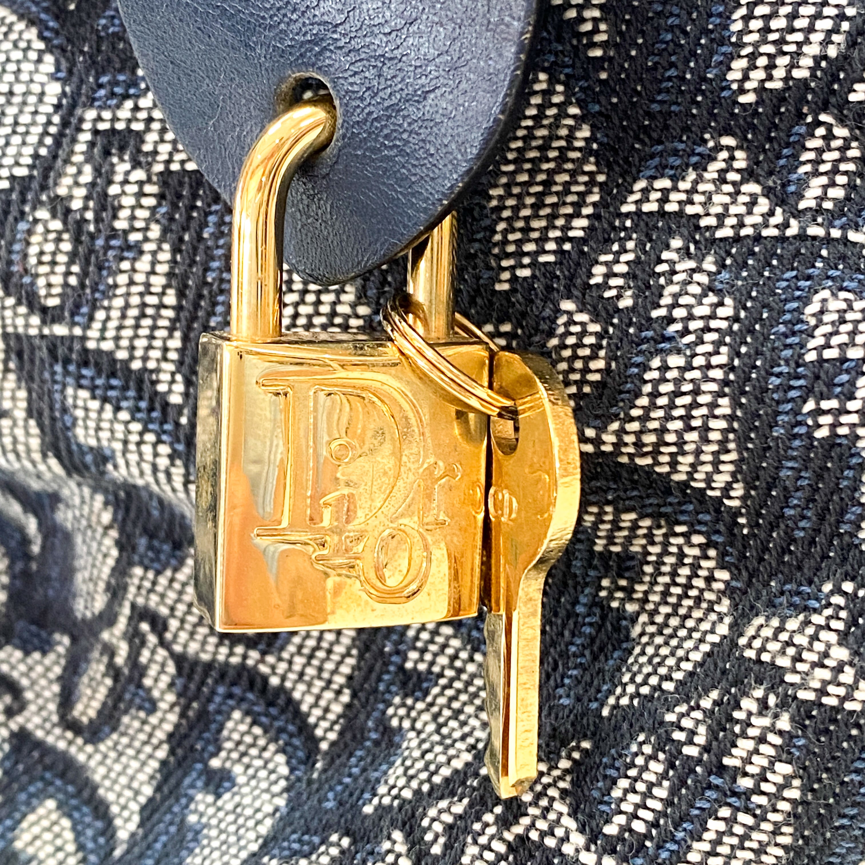 Navy Trotter Bowling Bag