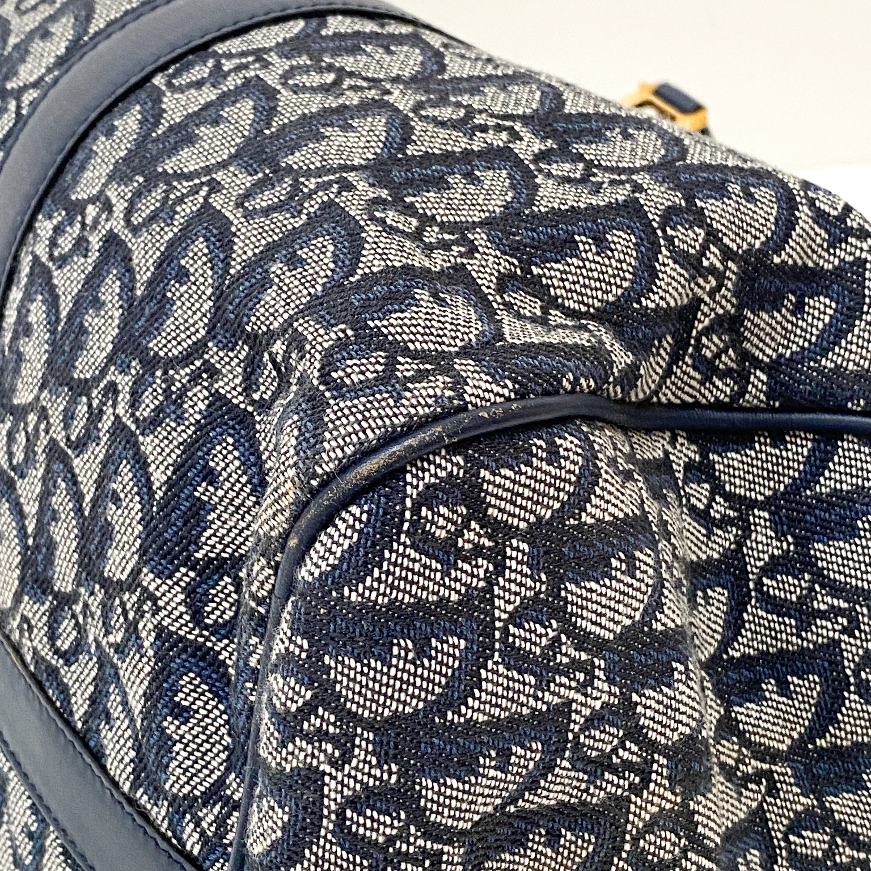 Navy Trotter Bowling Bag