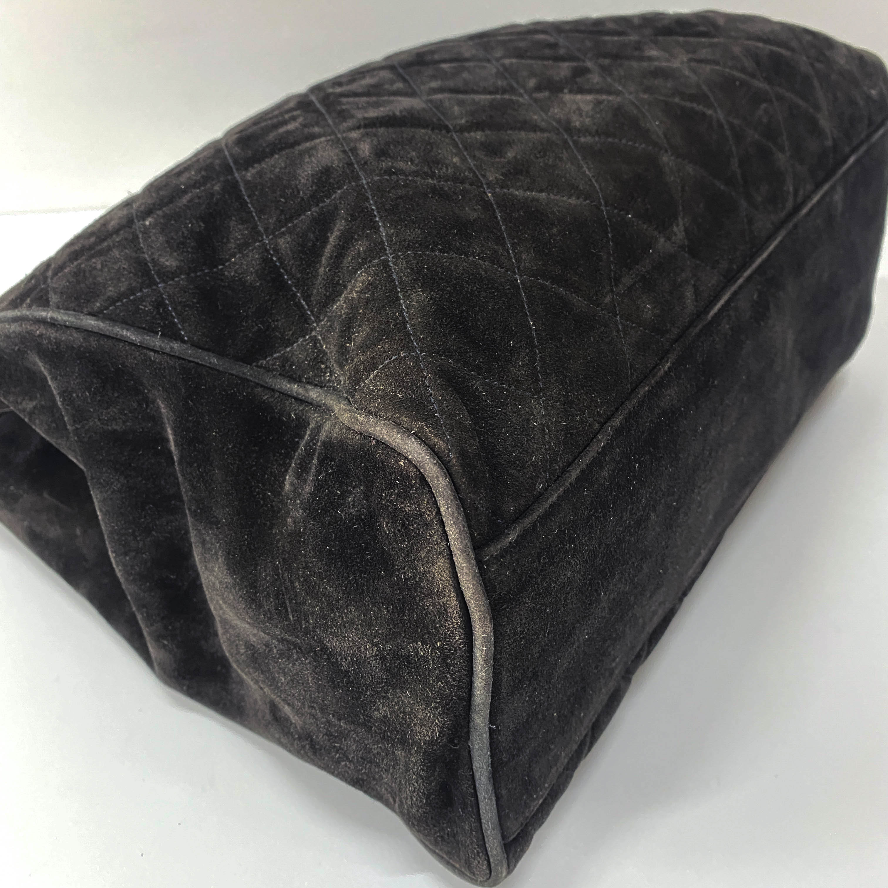 Matelassé Black Suede Shoulder Bag