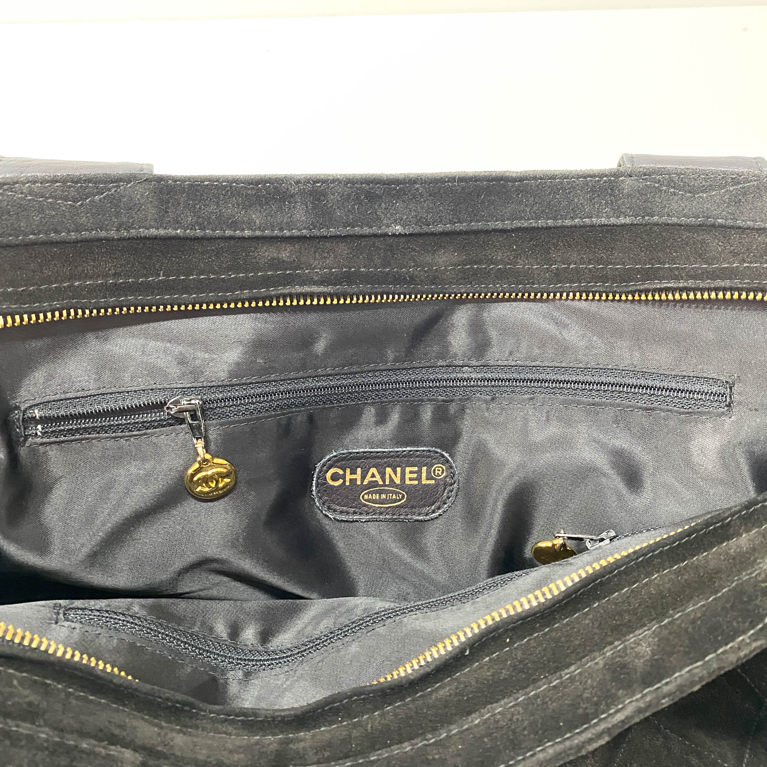 Matelassé Black Suede Shoulder Bag