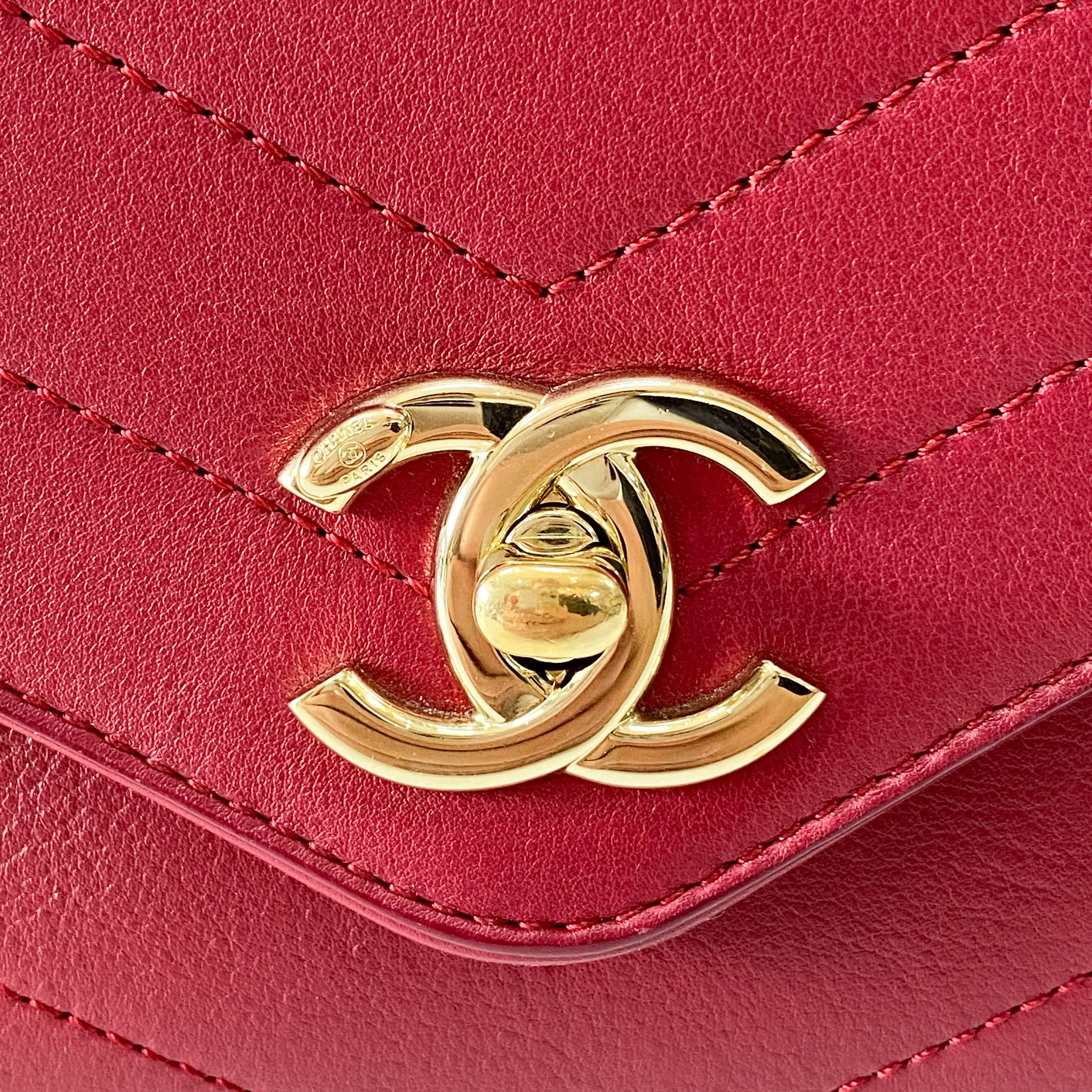 Chevron Red Leather Gold Chain Shoulder Bag