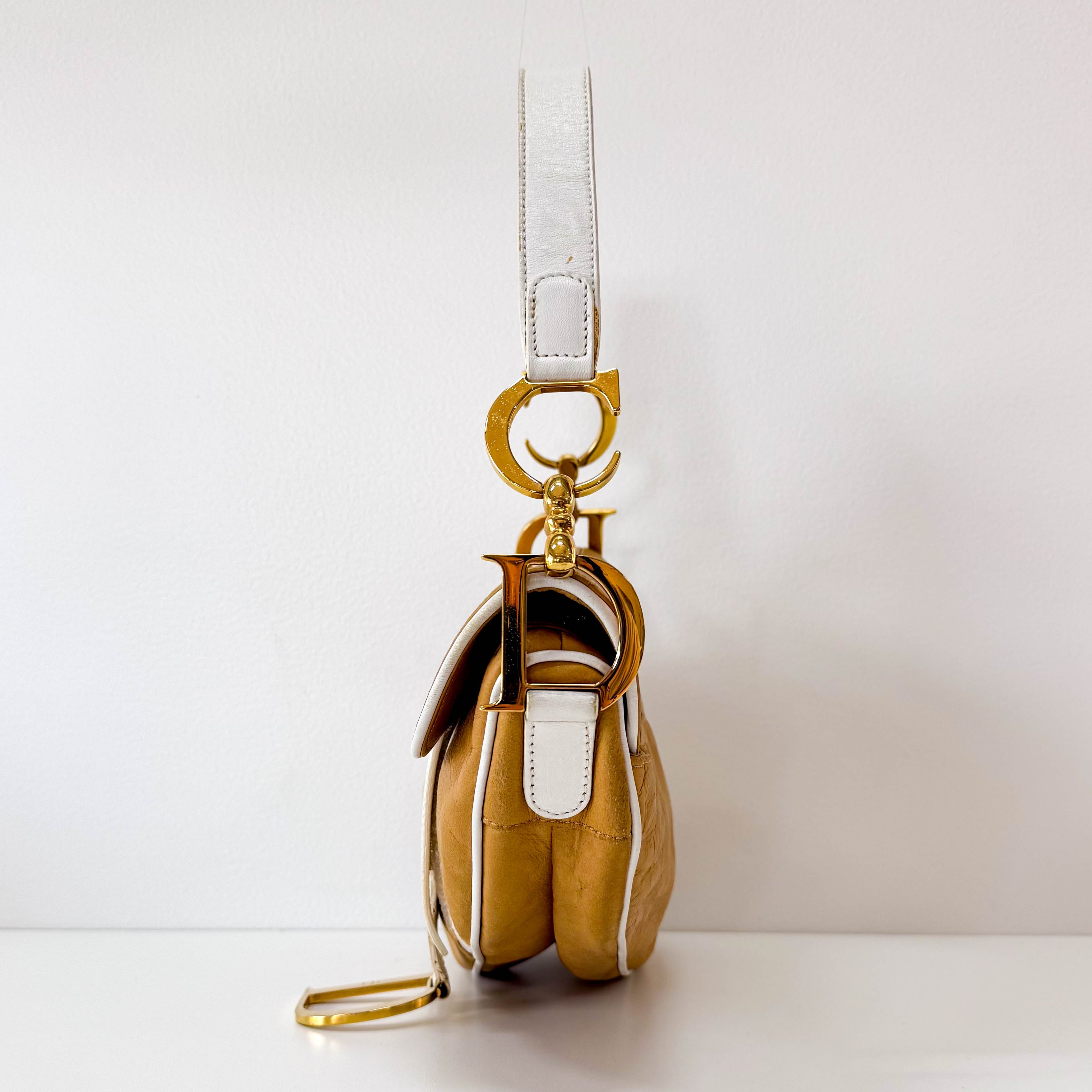 Saddle Caramel Brown Leather with White Details Handle Bag