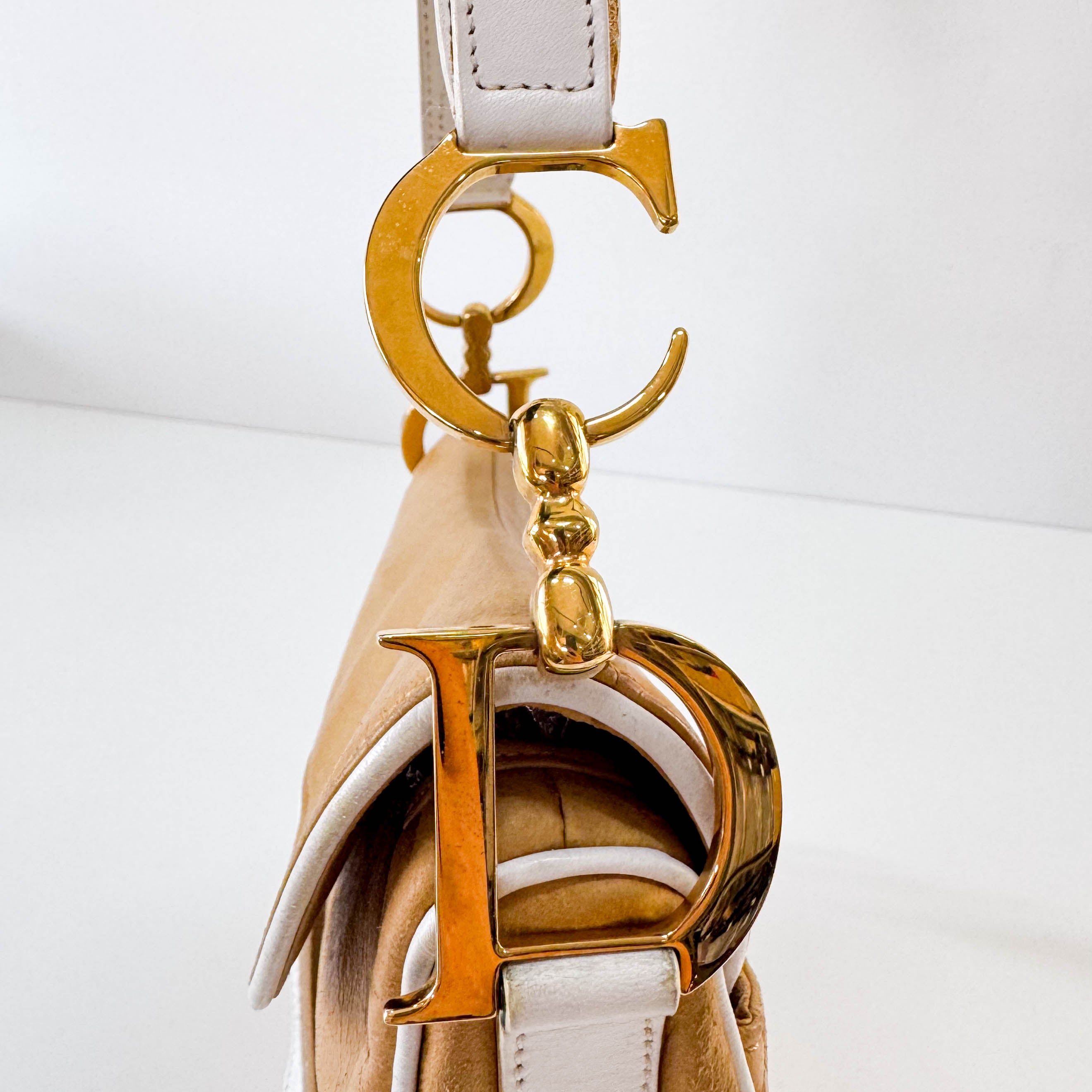 Saddle Caramel Brown Leather with White Details Handle Bag