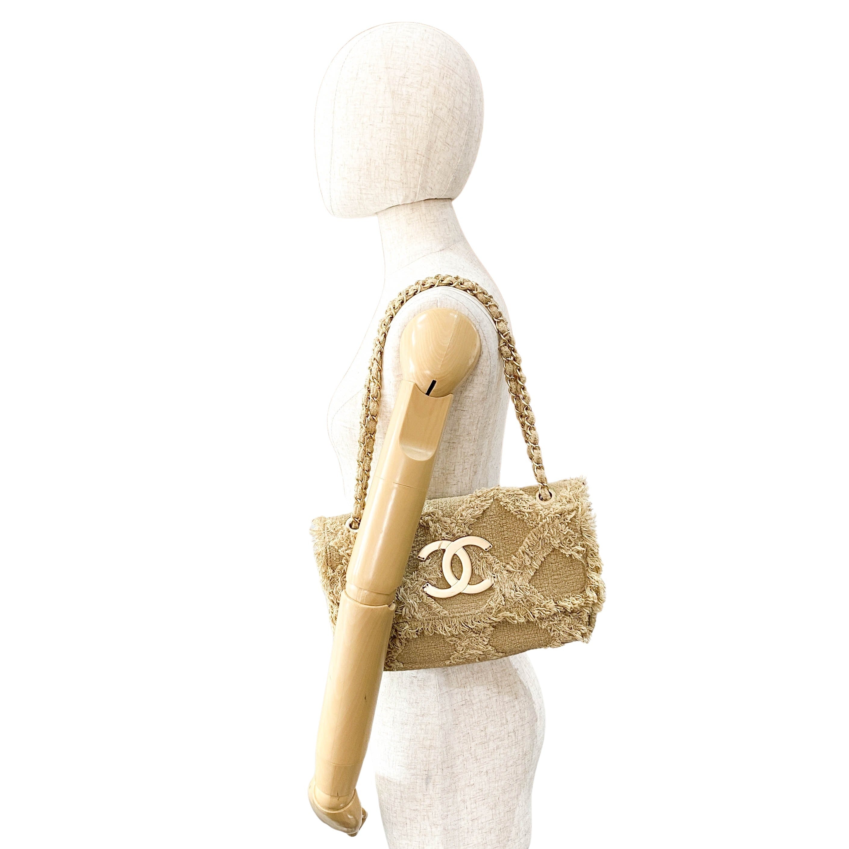 2009 Small Crochet Flap Shoulder Bag