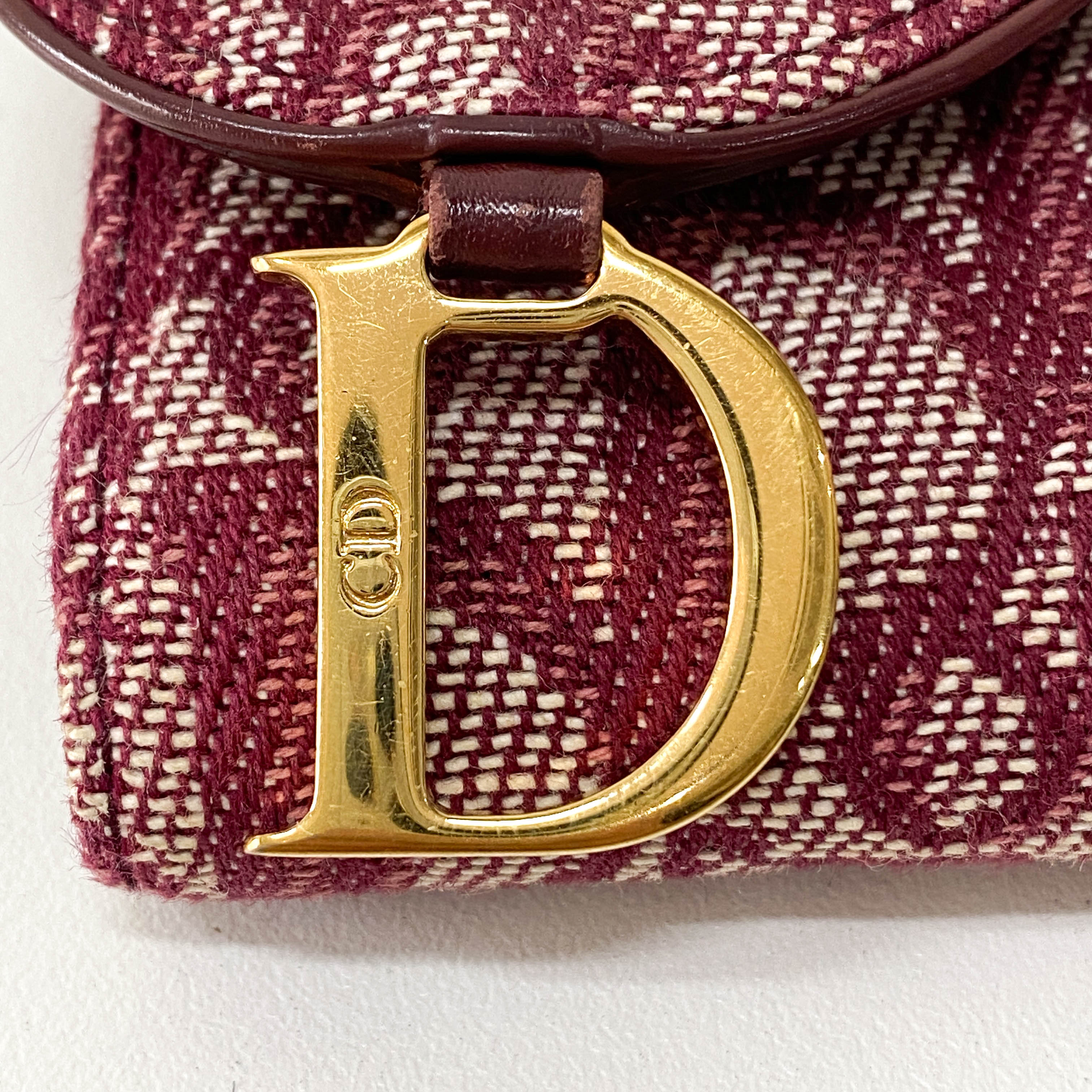 DIOR Vintage Red Trotter Wallet – HIVE PRELOVED