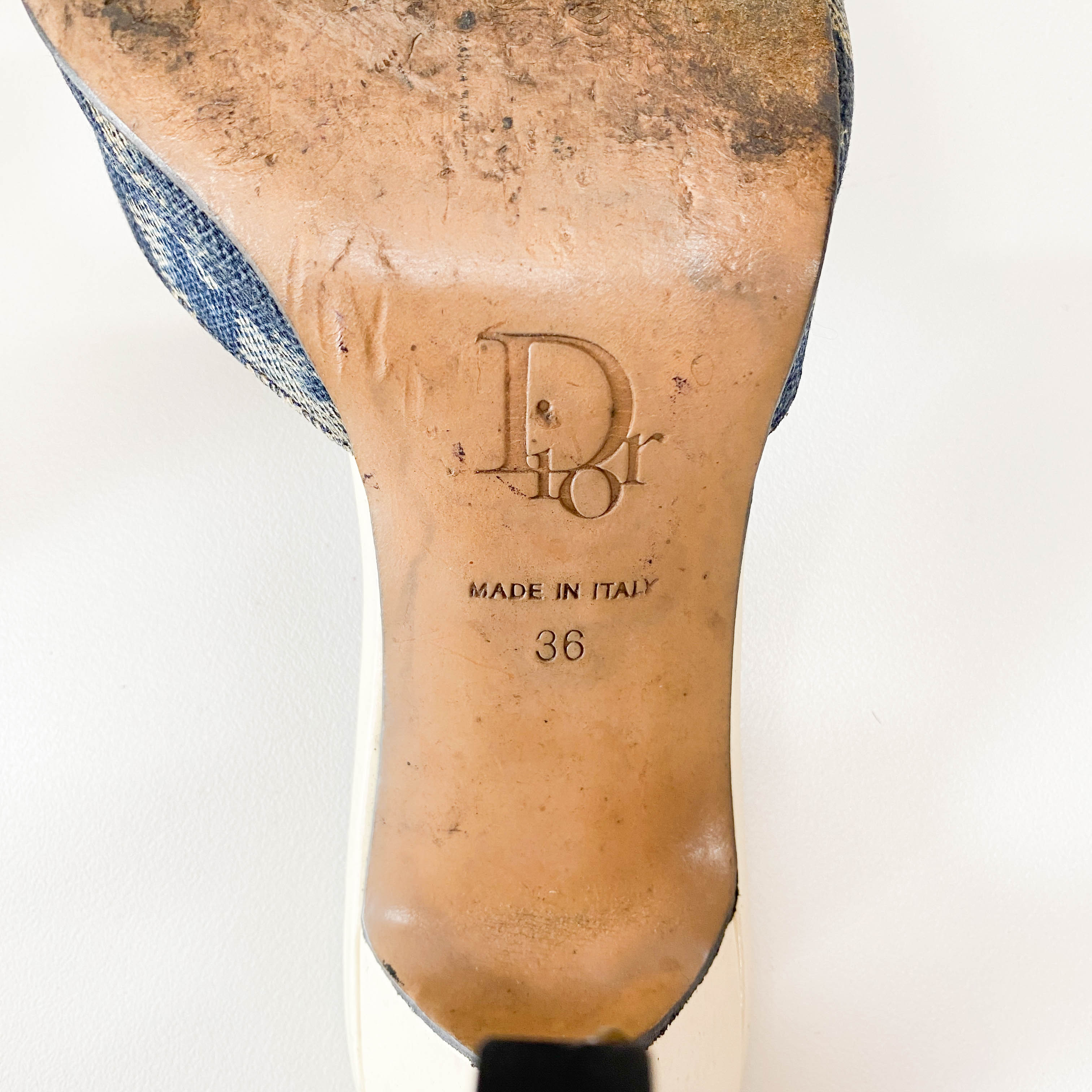 Vintage Navy Trotter Heels SIZE 36