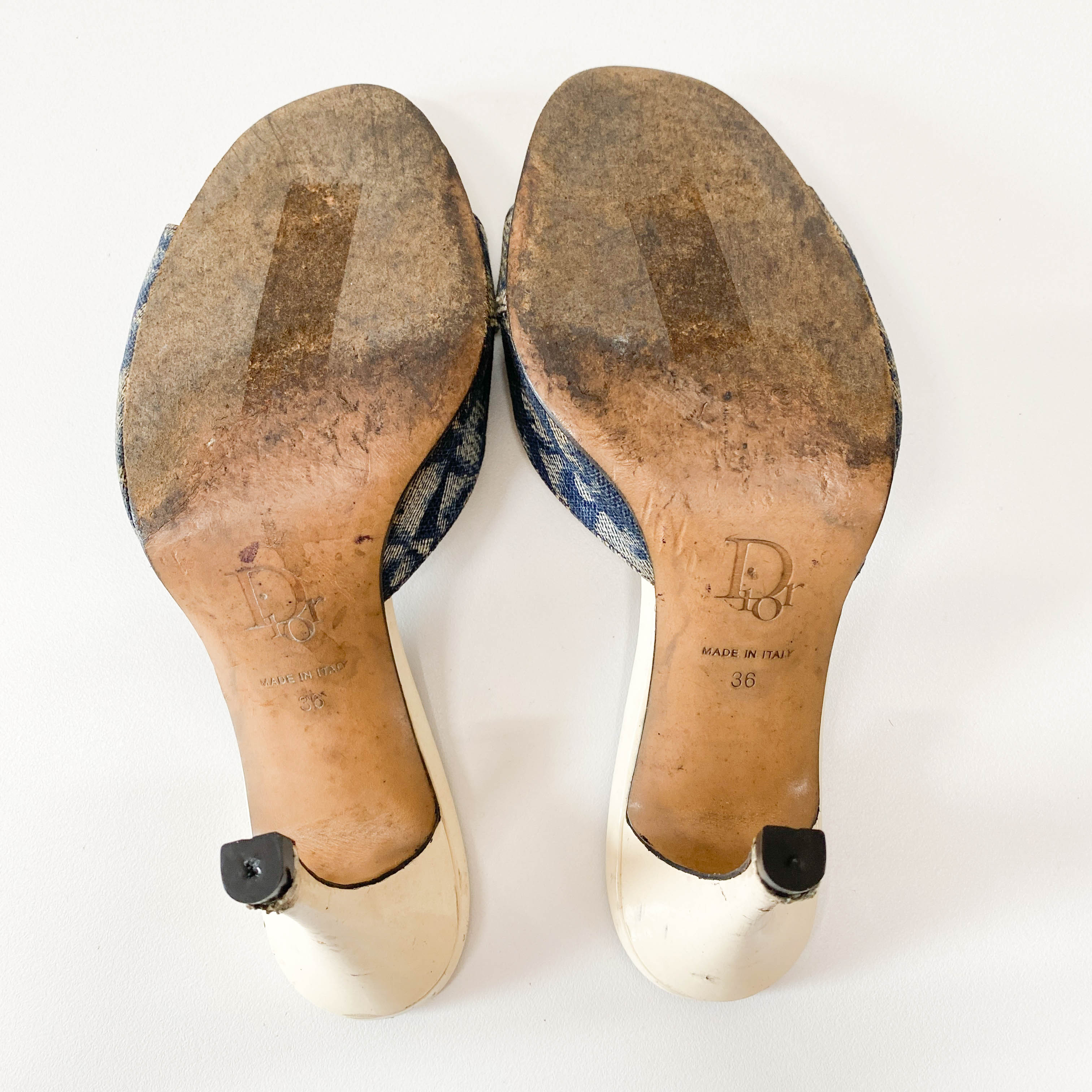 Vintage Navy Trotter Heels SIZE 36