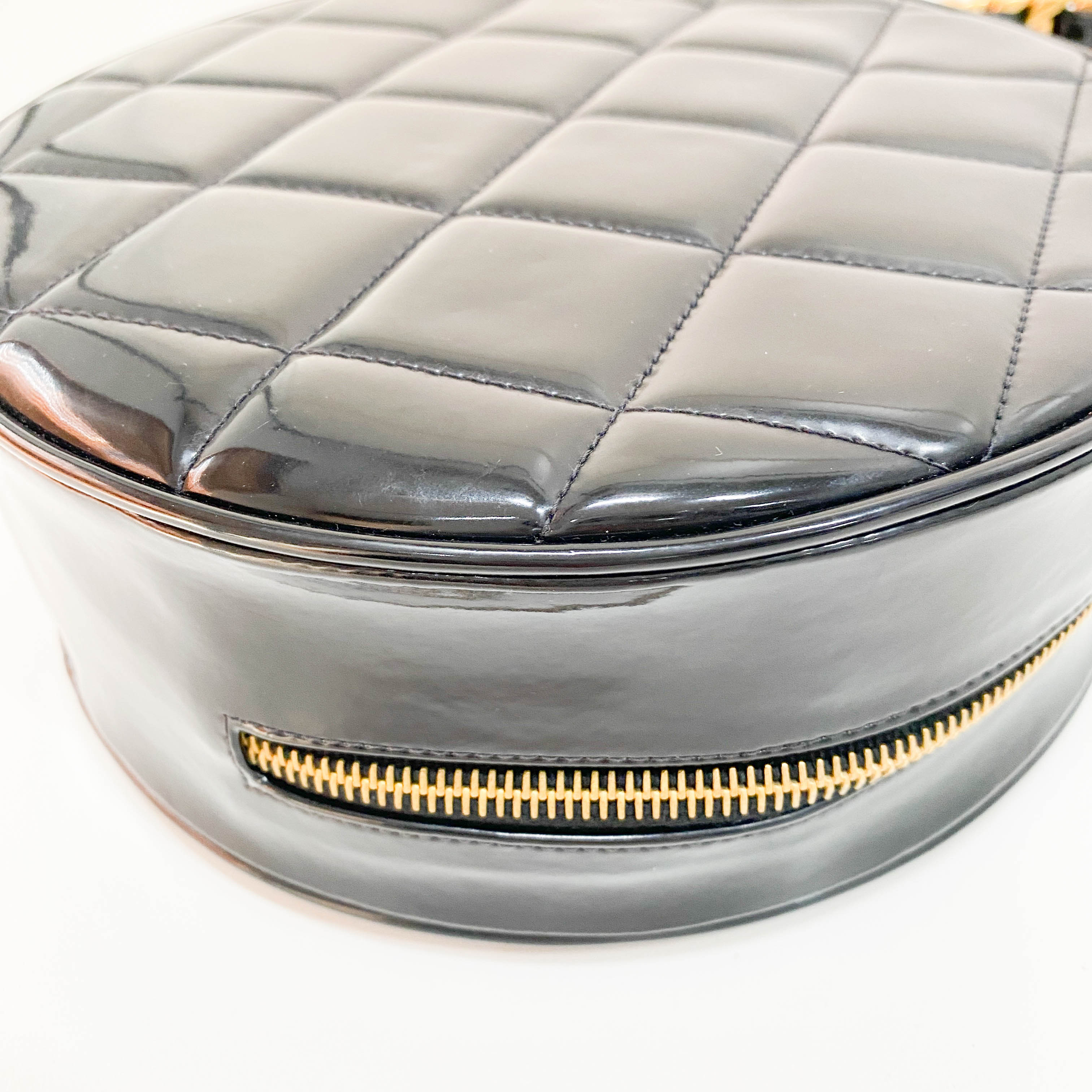 Black Matelassé Round Vanity Bag