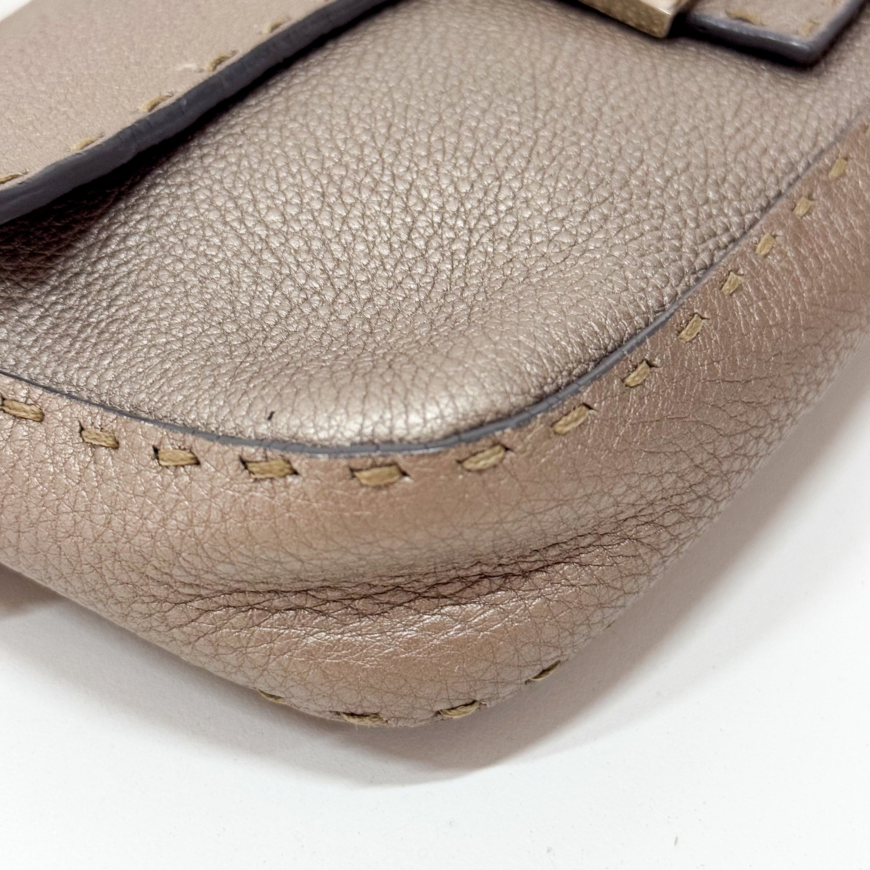 Baguette Seleria Greige Leather Bag