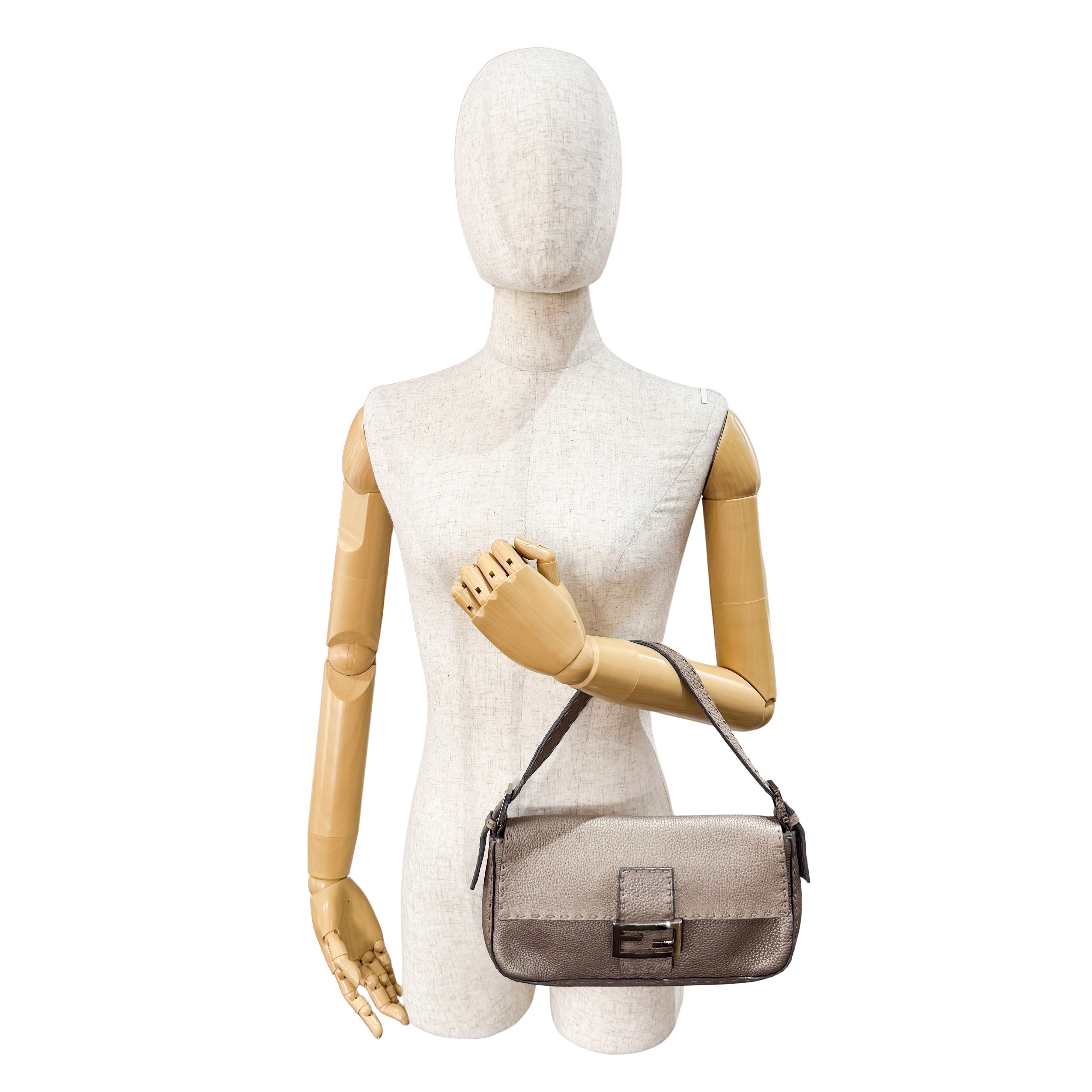 Baguette Seleria Greige Leather Bag