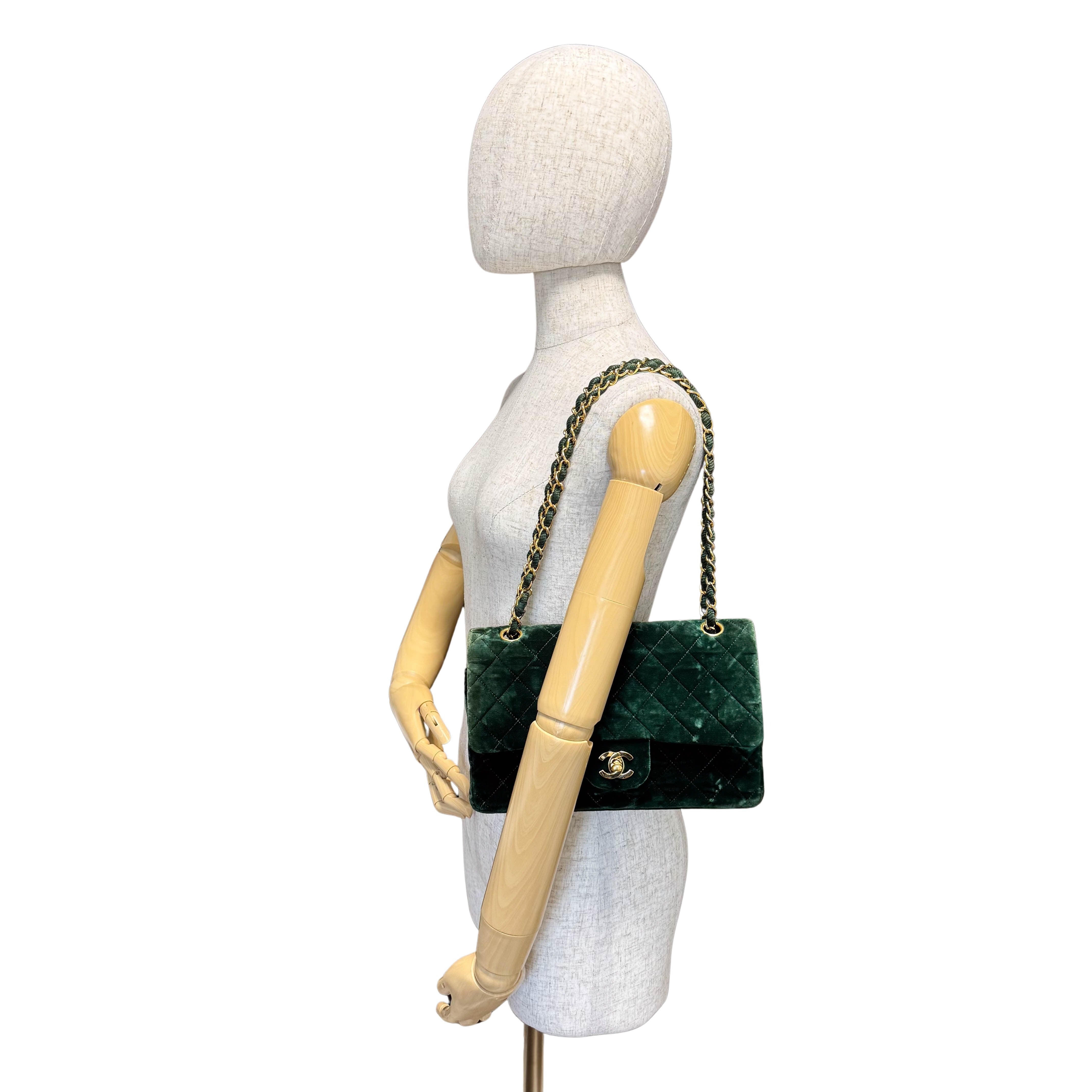 Timeless Classic Flap 25 Green Velvet Chain Shoulder Bag