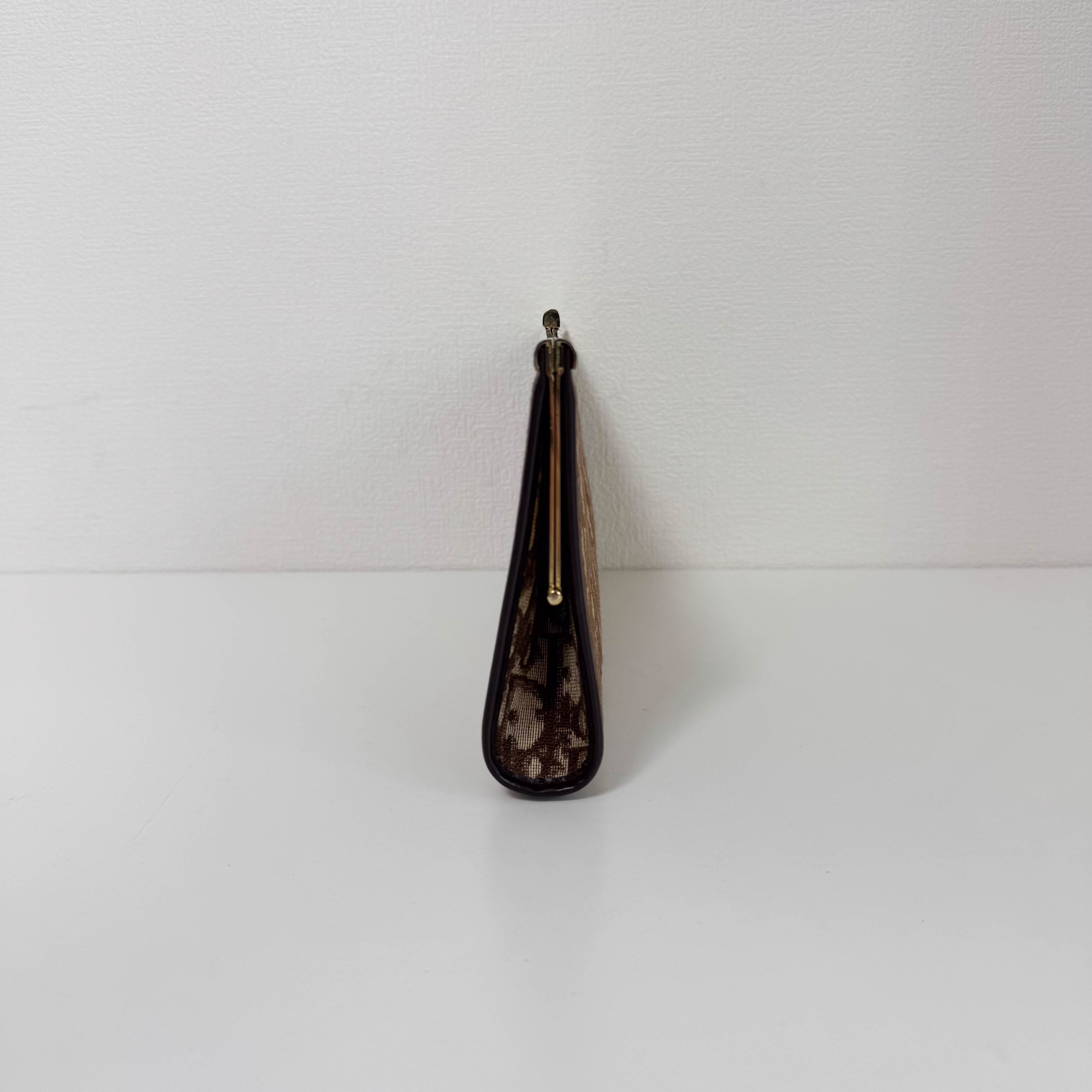 Trotter Brown Canvas Cluth Bag