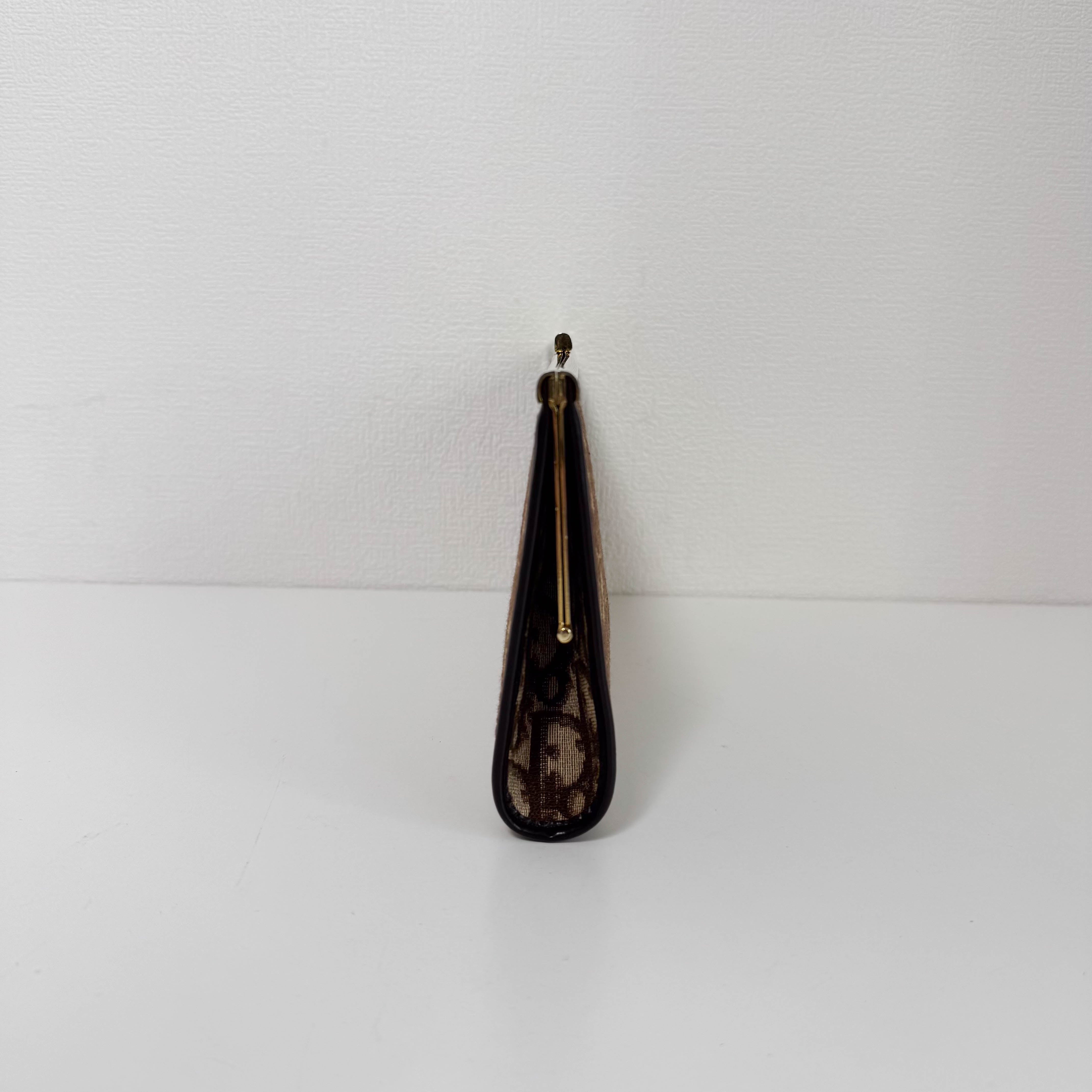 Trotter Brown Canvas Cluth Bag