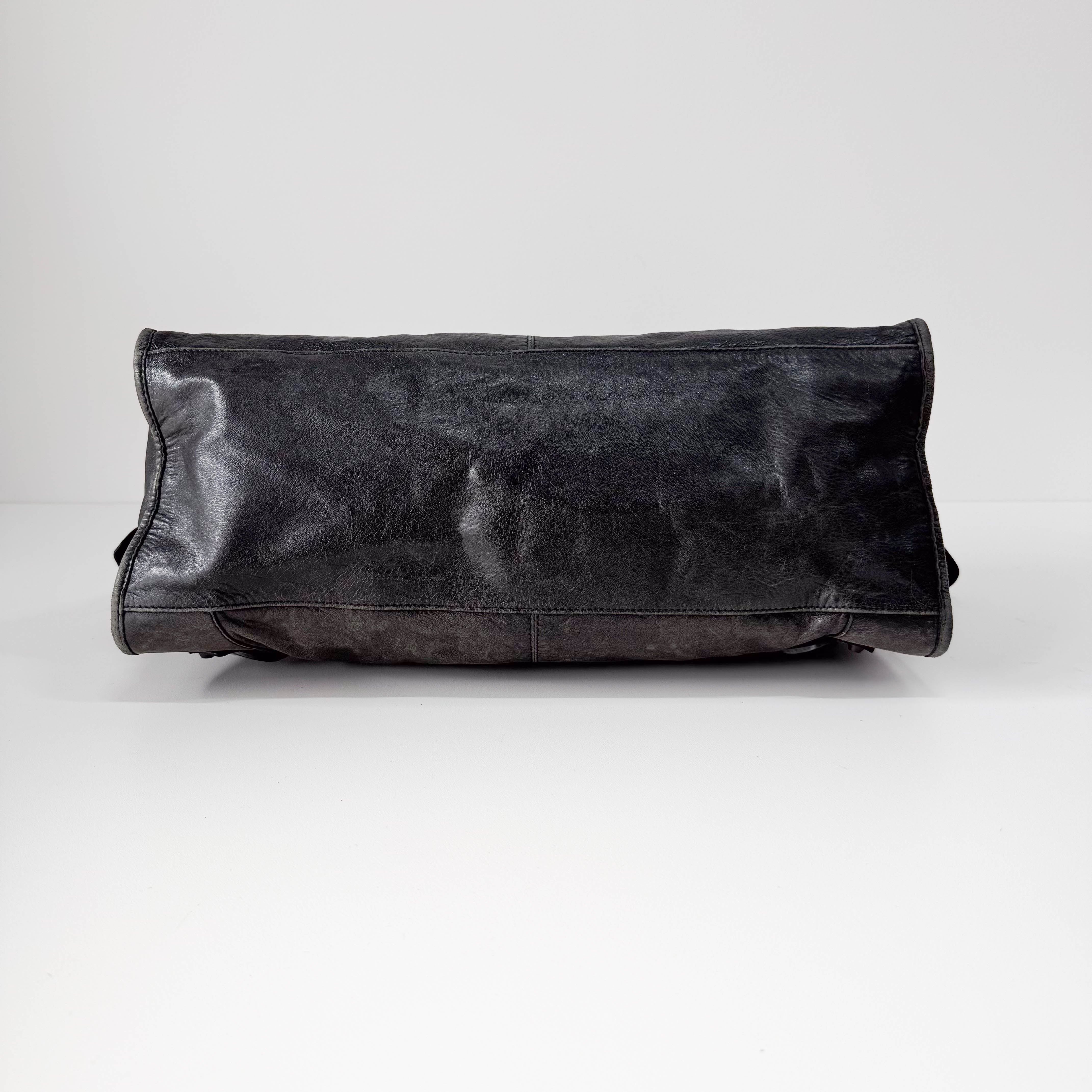 The City Grey Leather Hand bag