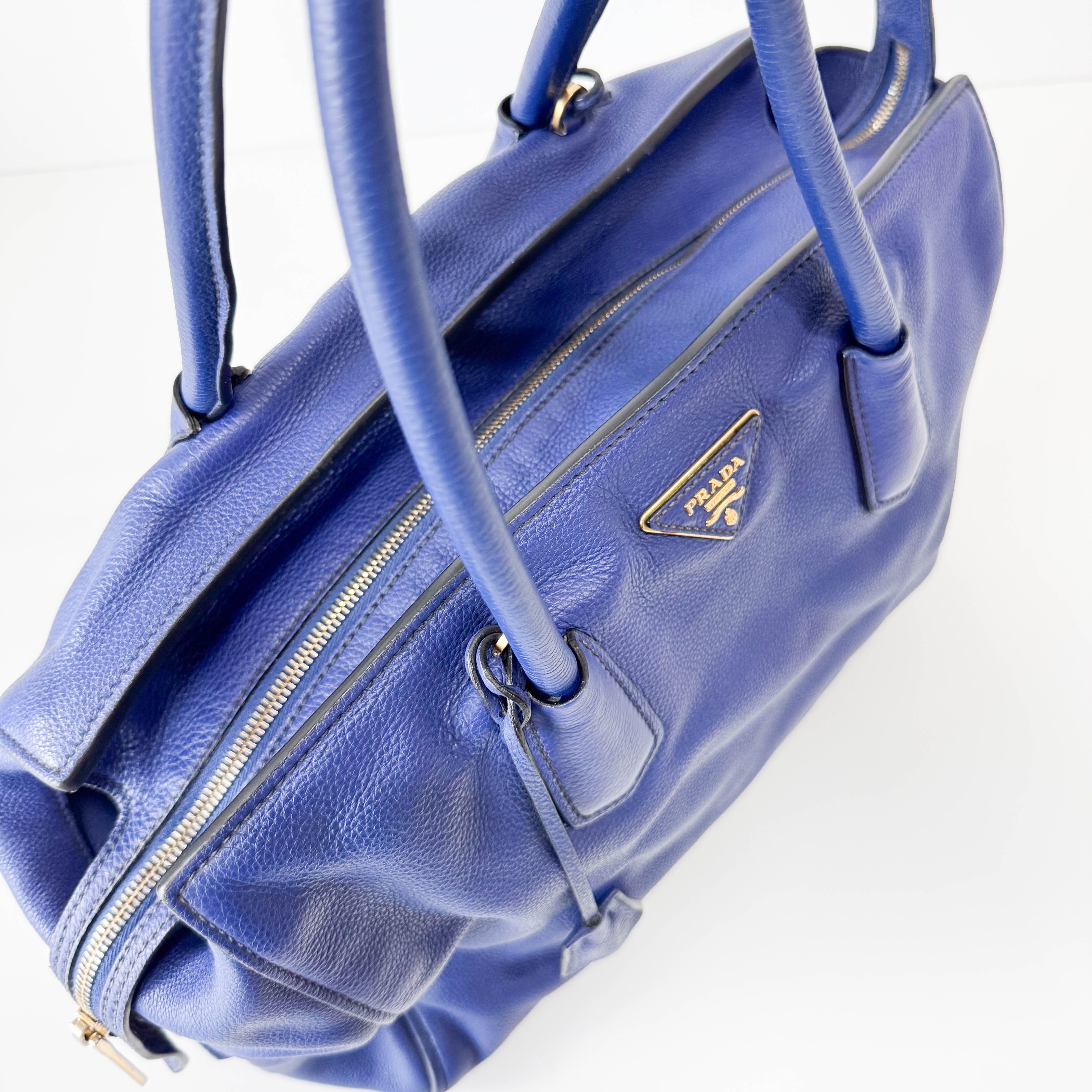 Vitello Blue Leather Shoulder Bag