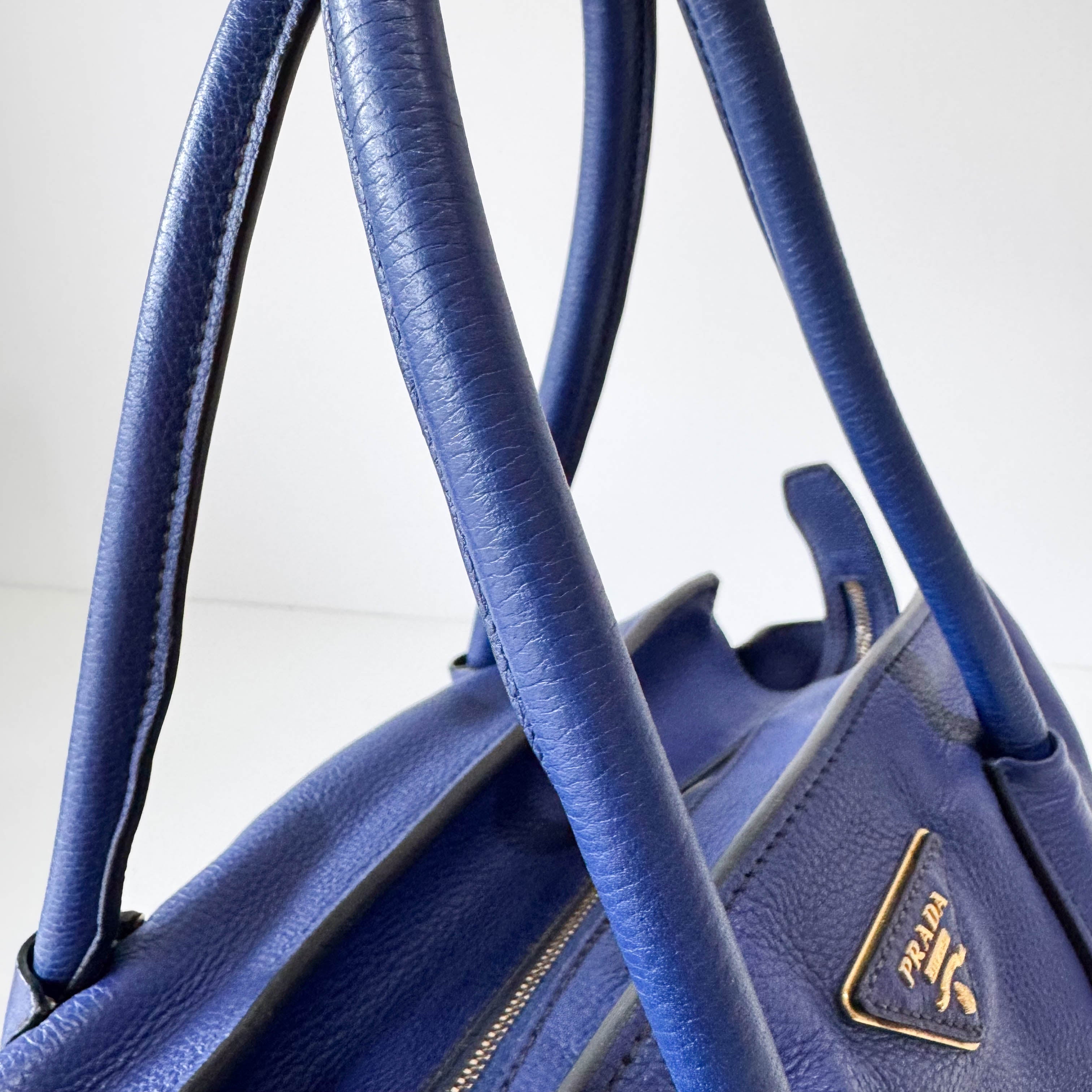 Vitello Blue Leather Shoulder Bag