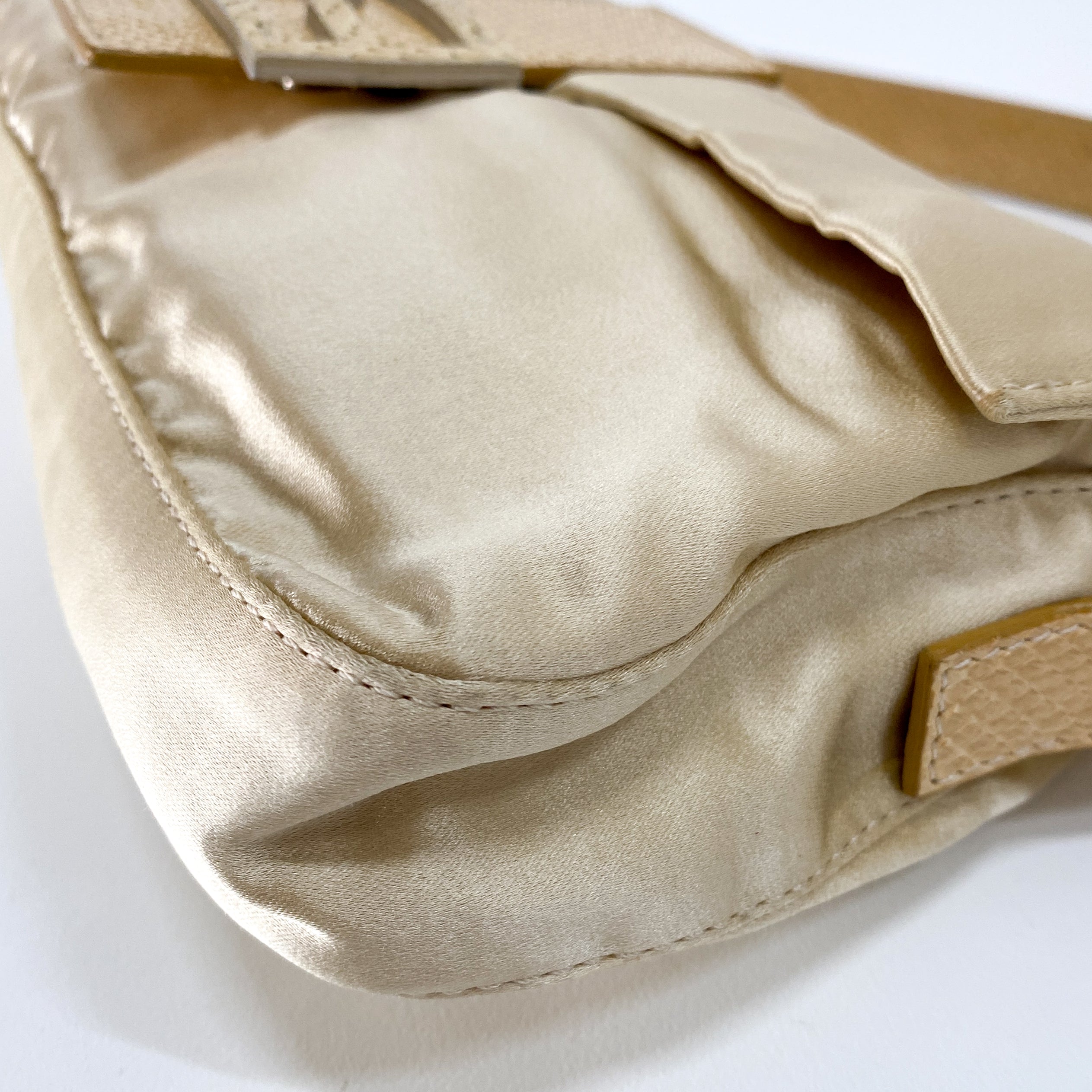 Baguette Beige Satin Mother of Pearl Fish