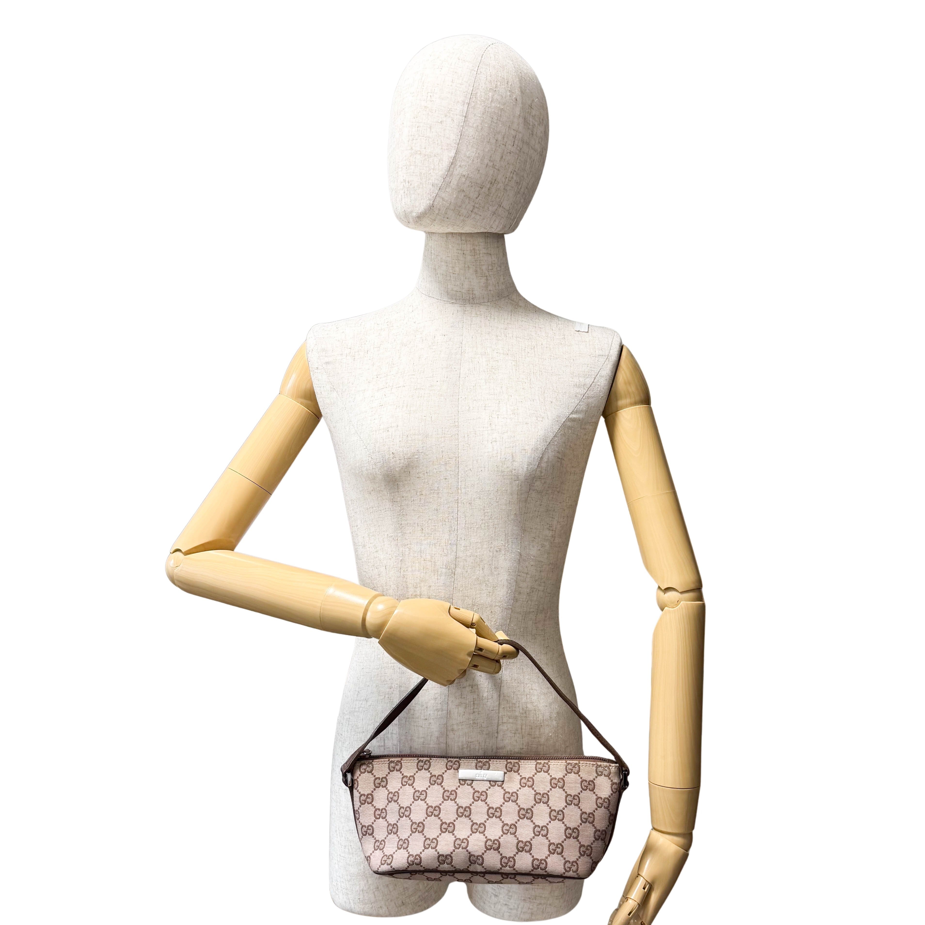 GG Canvas Pochette Accesories