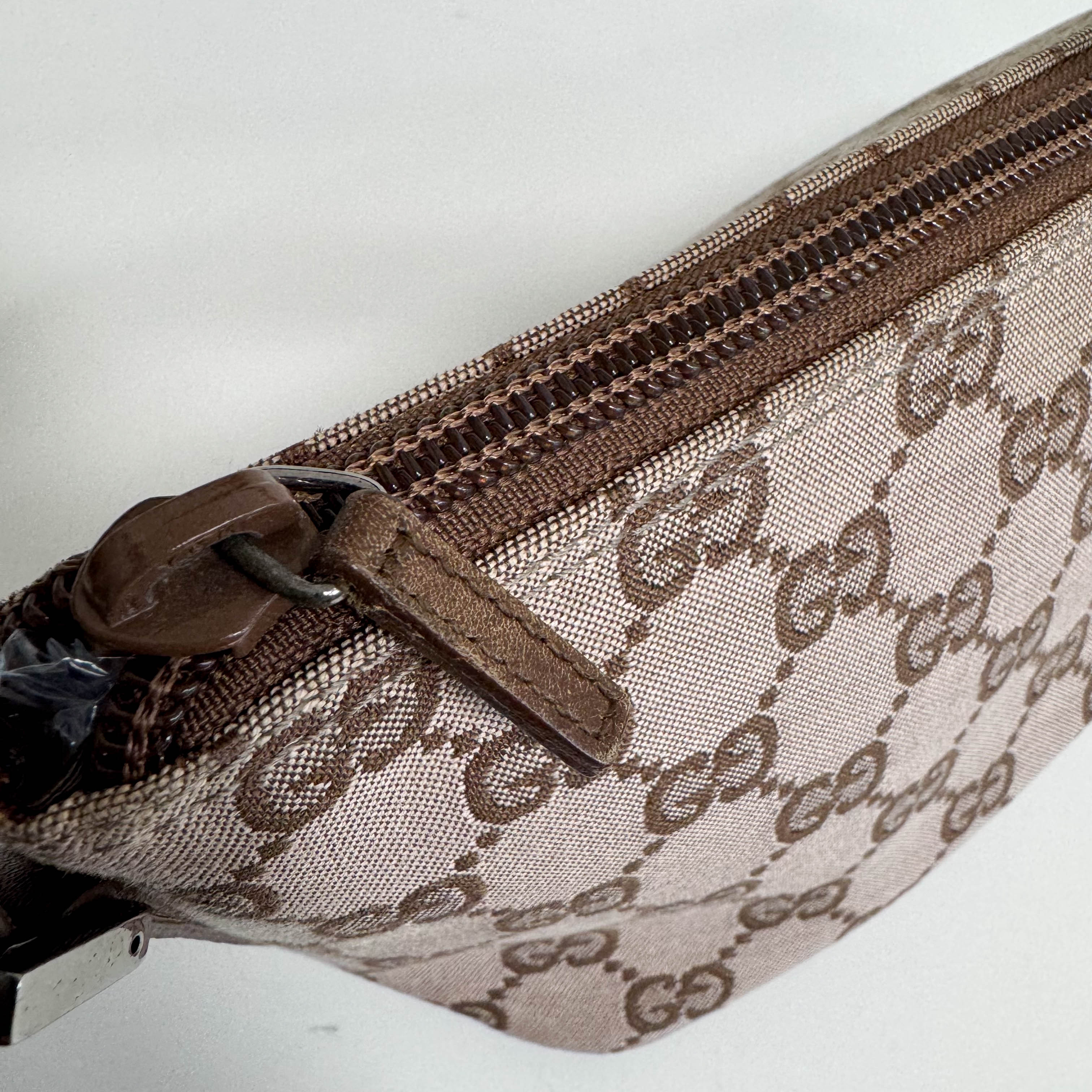 GG Canvas Pochette Accesories