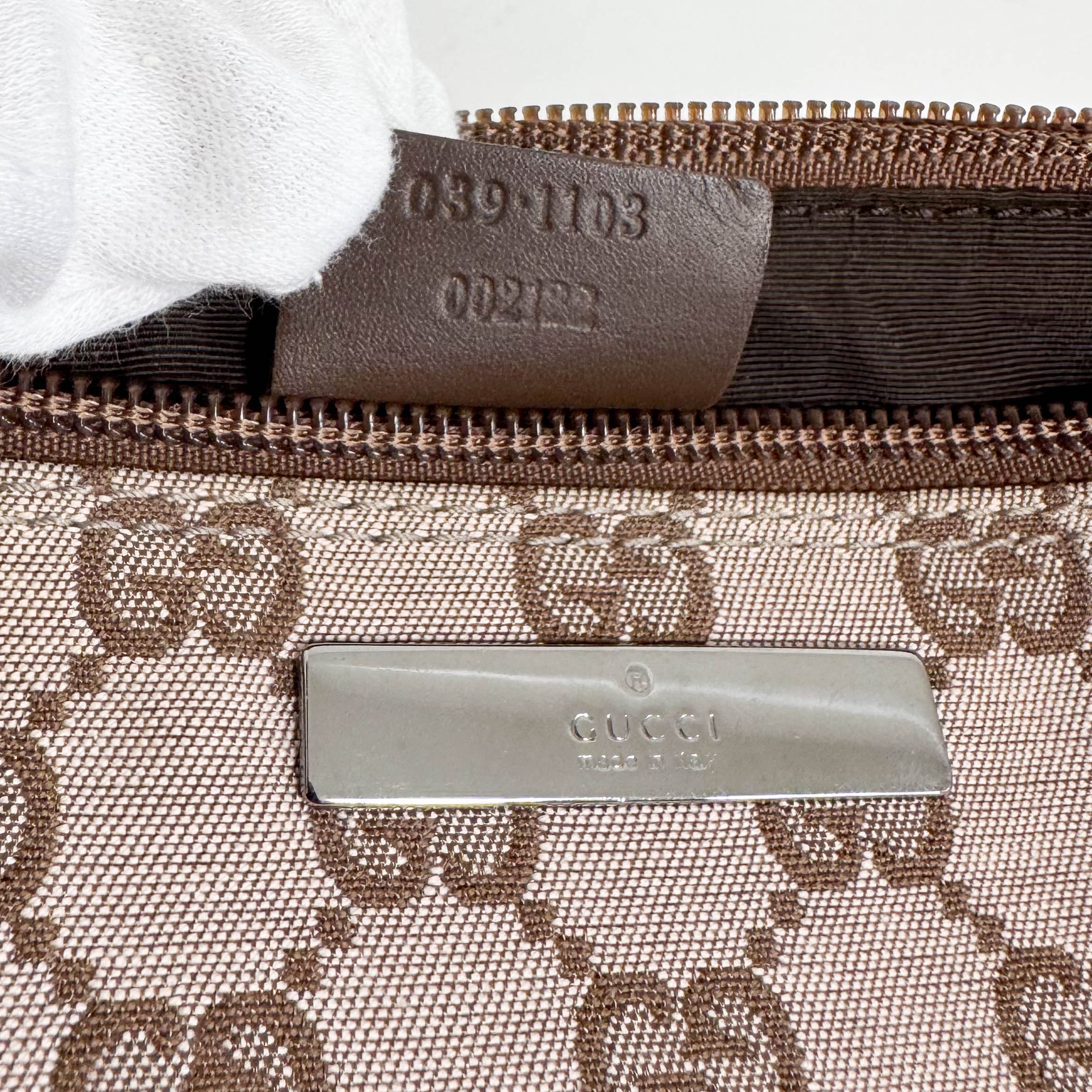 GG Canvas Pochette Accesories