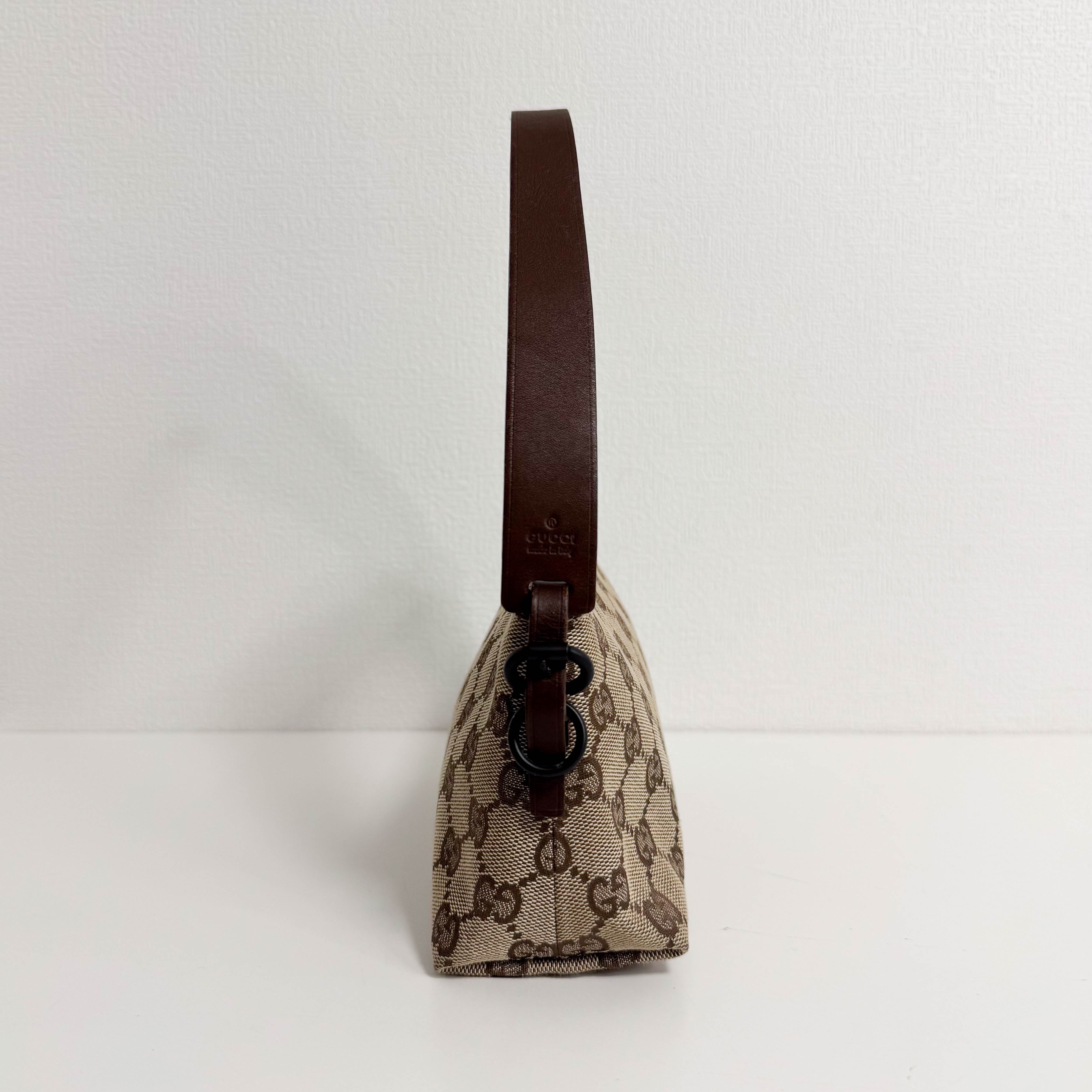 GG Canvas Pochette Accesoire Shoulder Bag