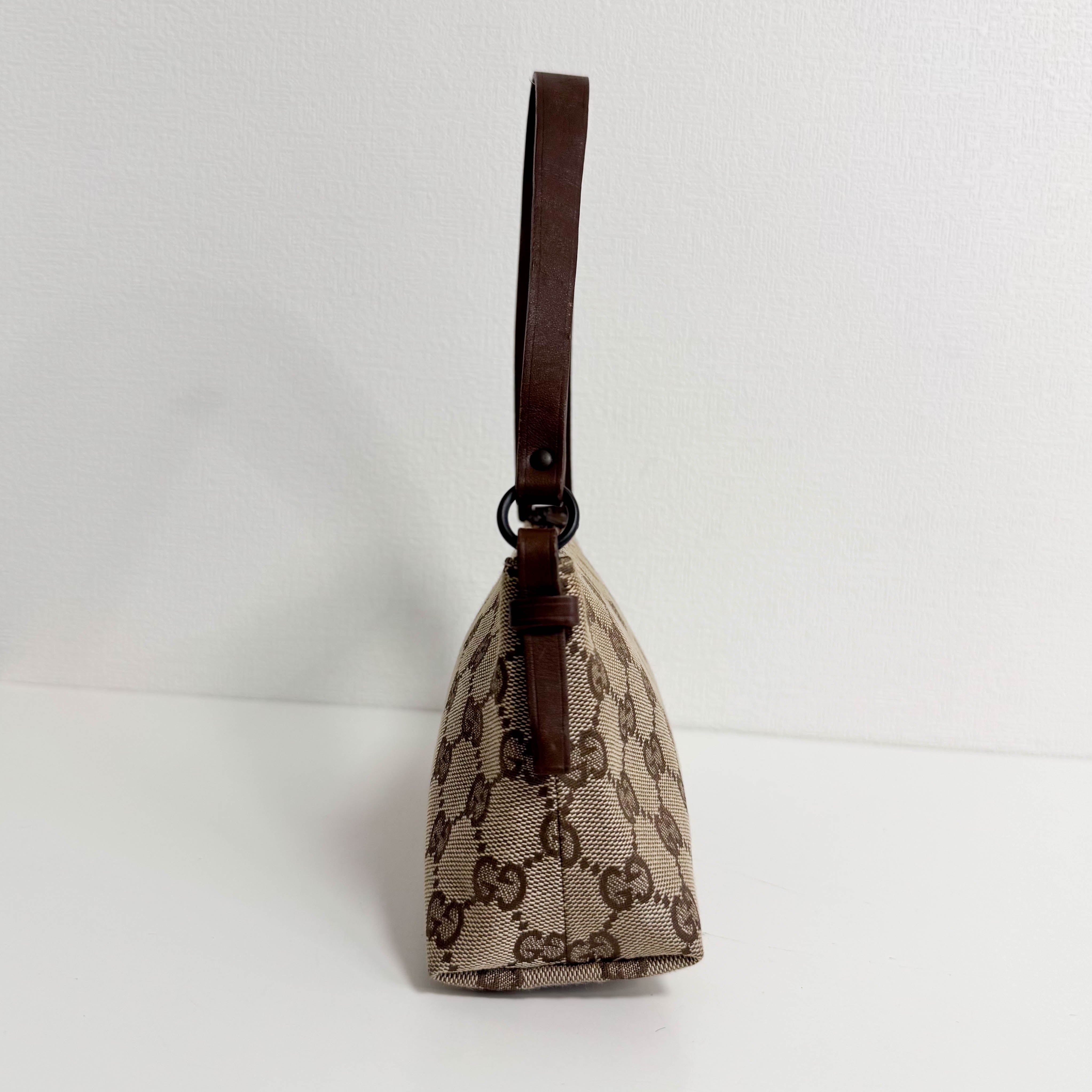 GG Canvas Pochette Accesoire Shoulder Bag