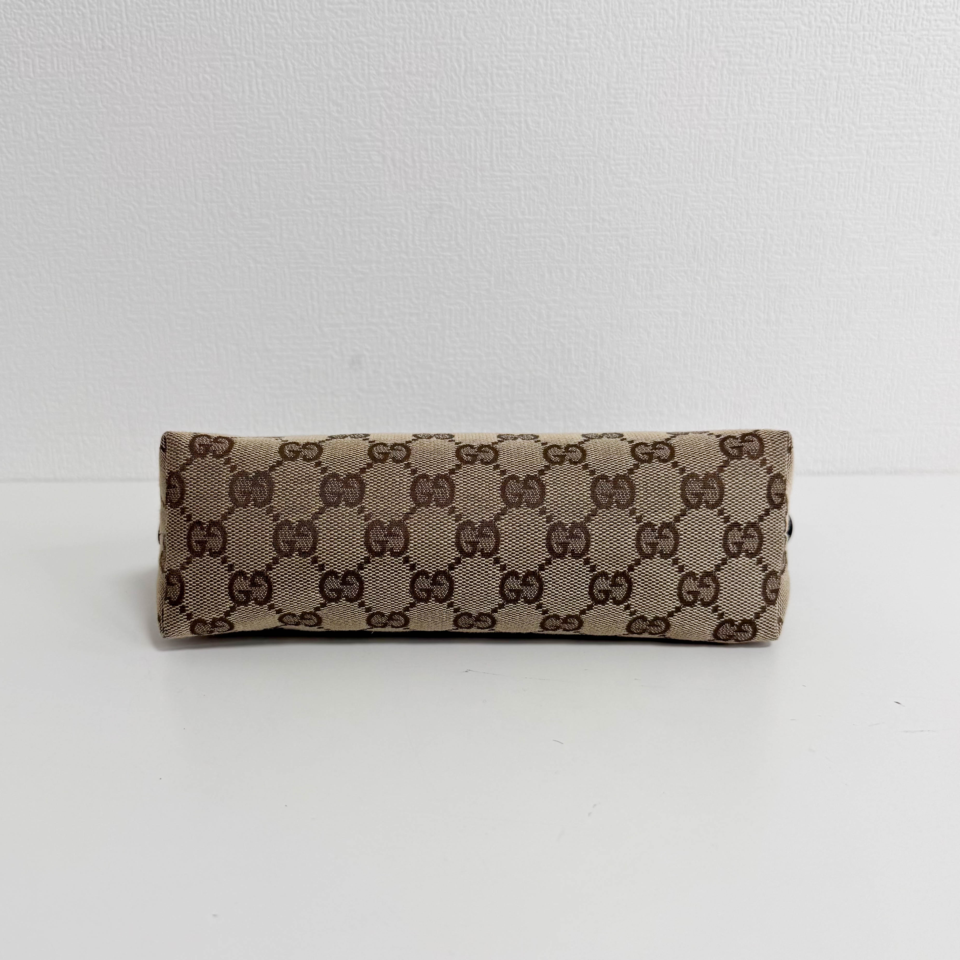 GG Canvas Pochette Accesoire Shoulder Bag