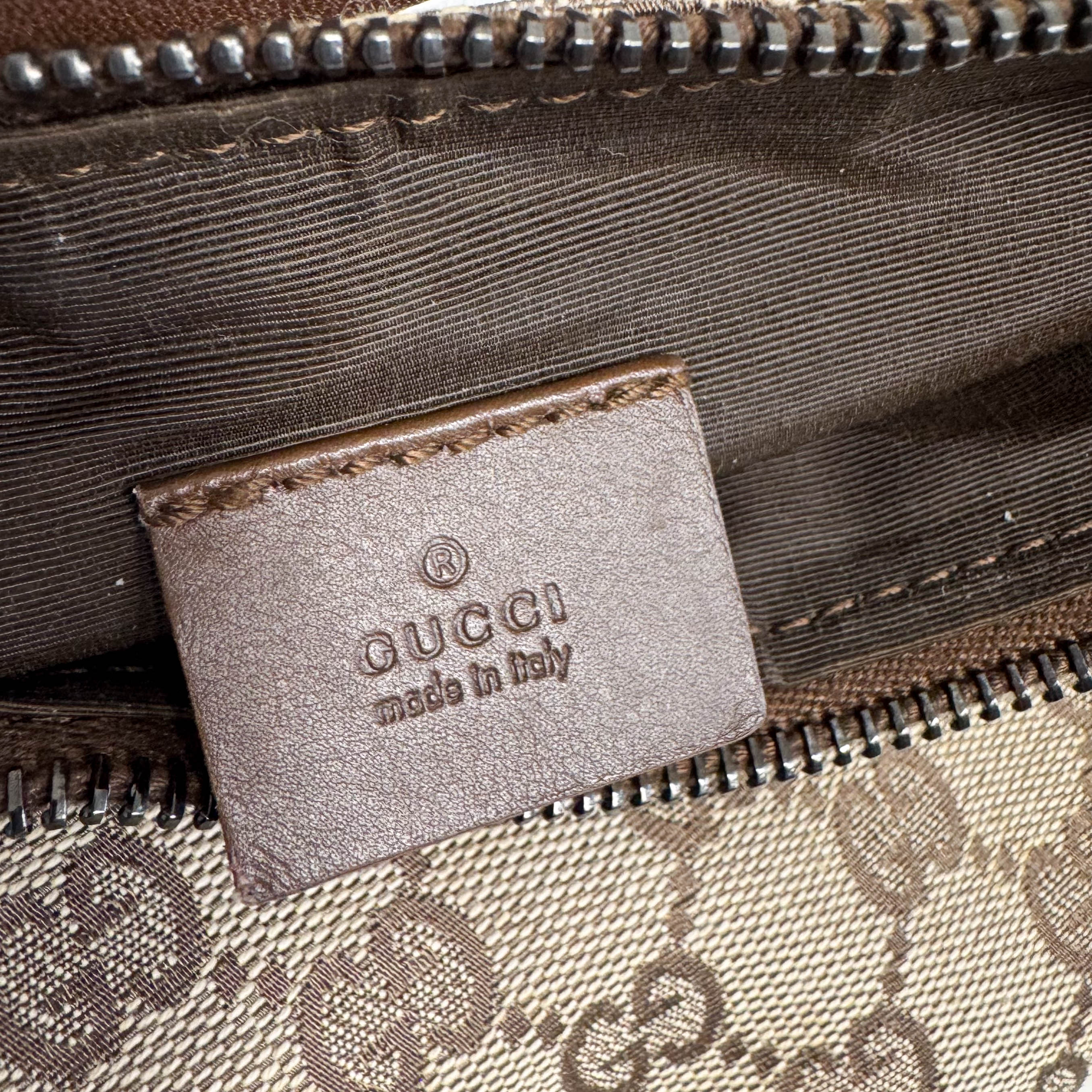 GG Canvas Pochette Accesoire Shoulder Bag