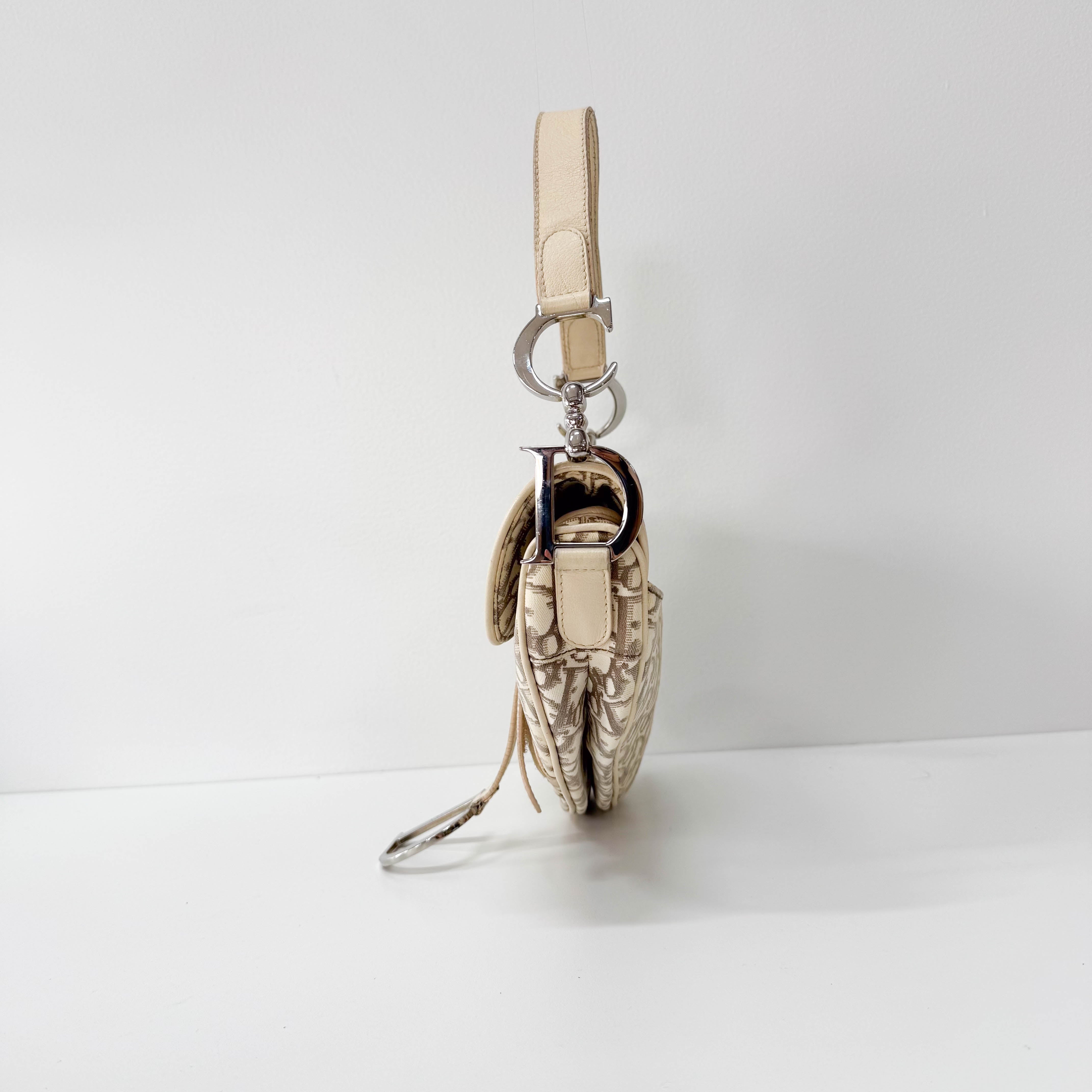 Trotter Flower Embroidery Saddle Bag