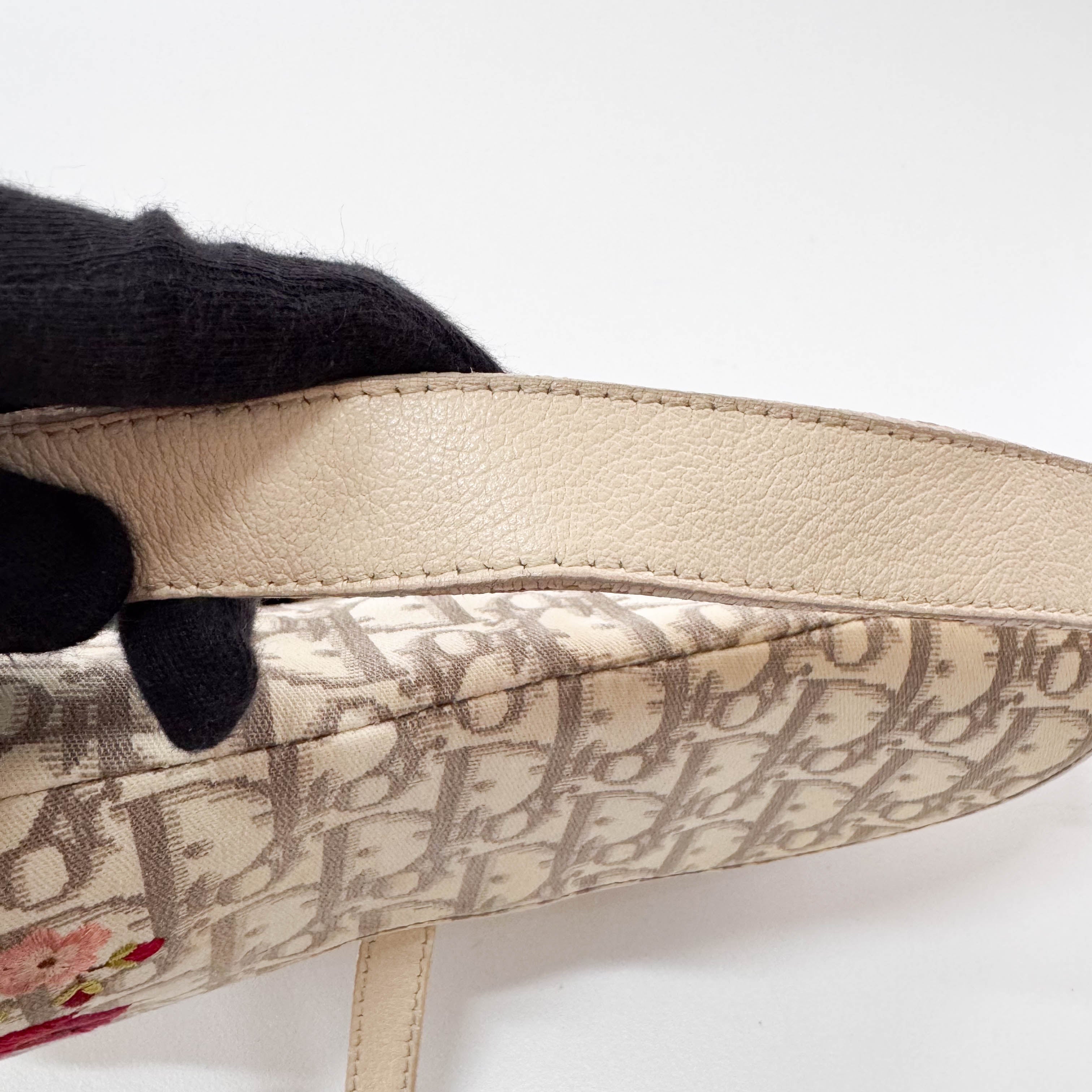 Trotter Flower Embroidery Saddle Bag