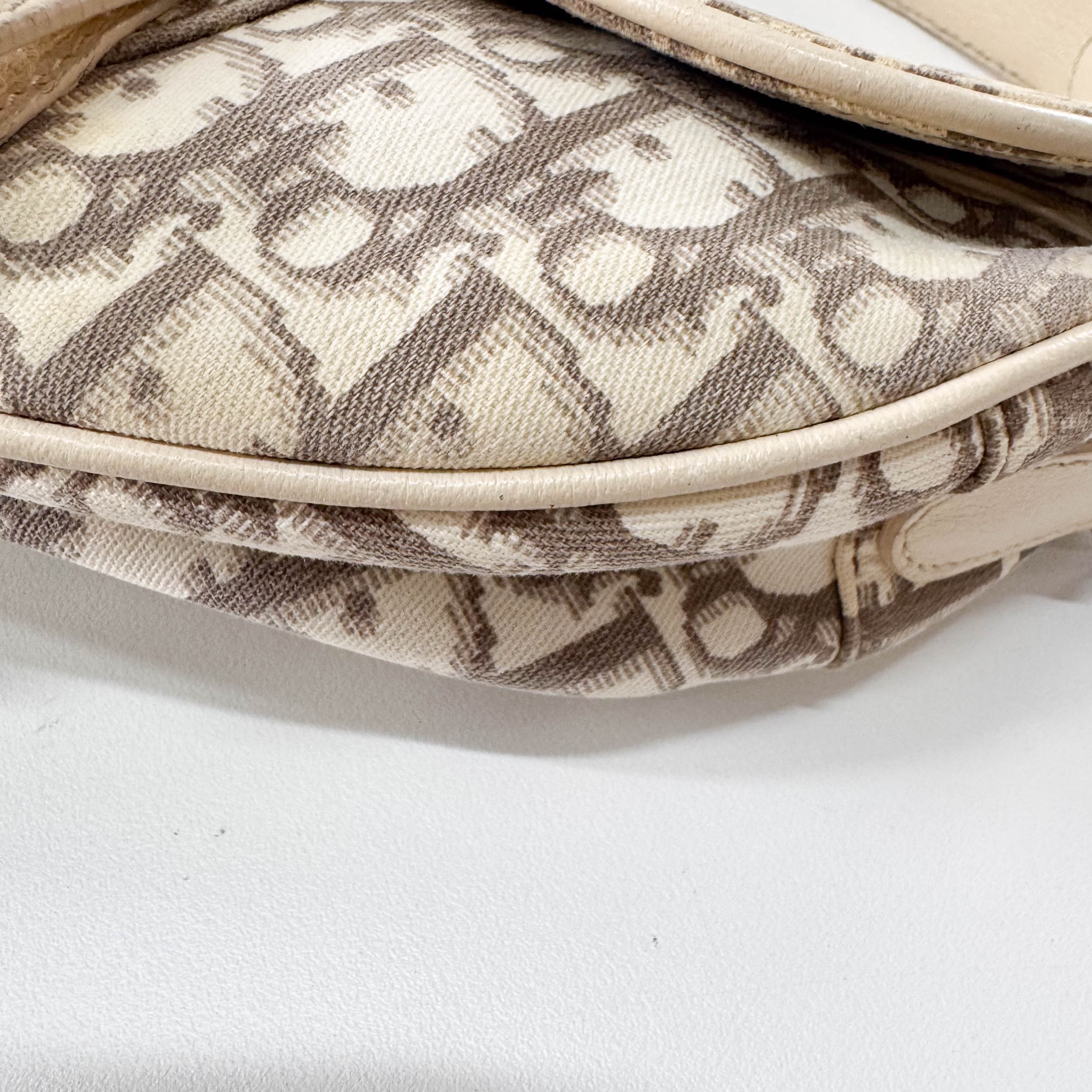 Trotter Flower Embroidery Saddle Bag