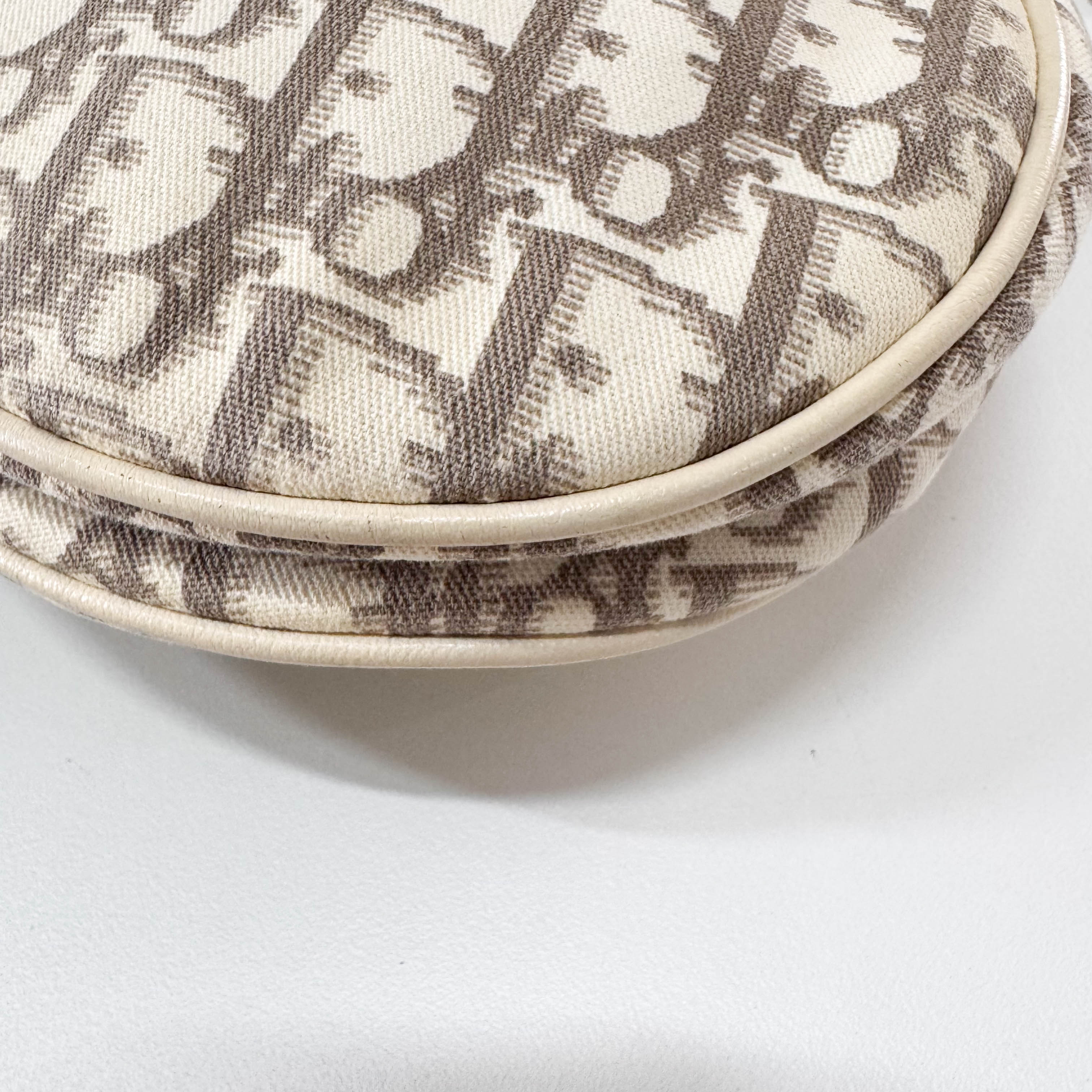 Trotter Flower Embroidery Saddle Bag