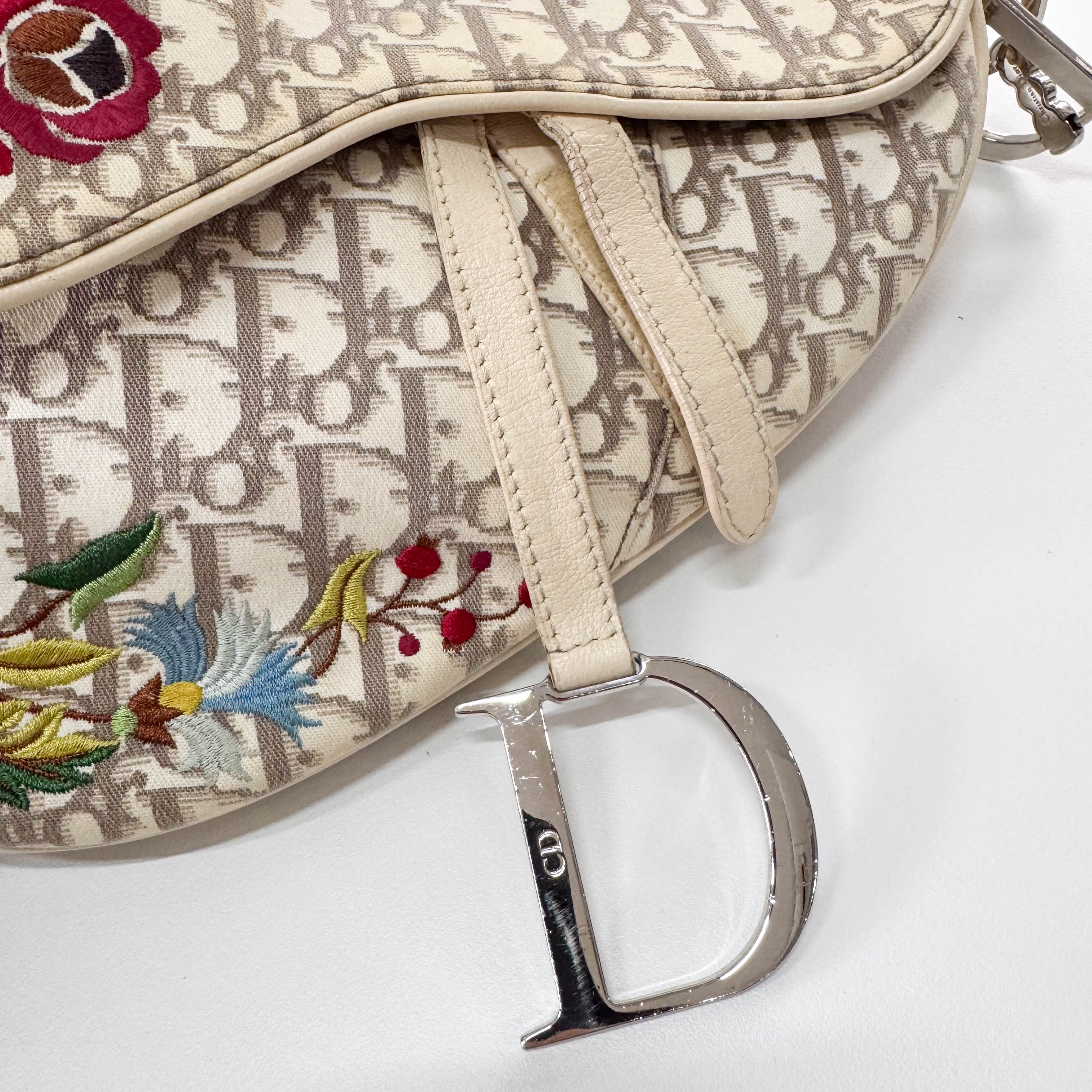 Trotter Flower Embroidery Saddle Bag