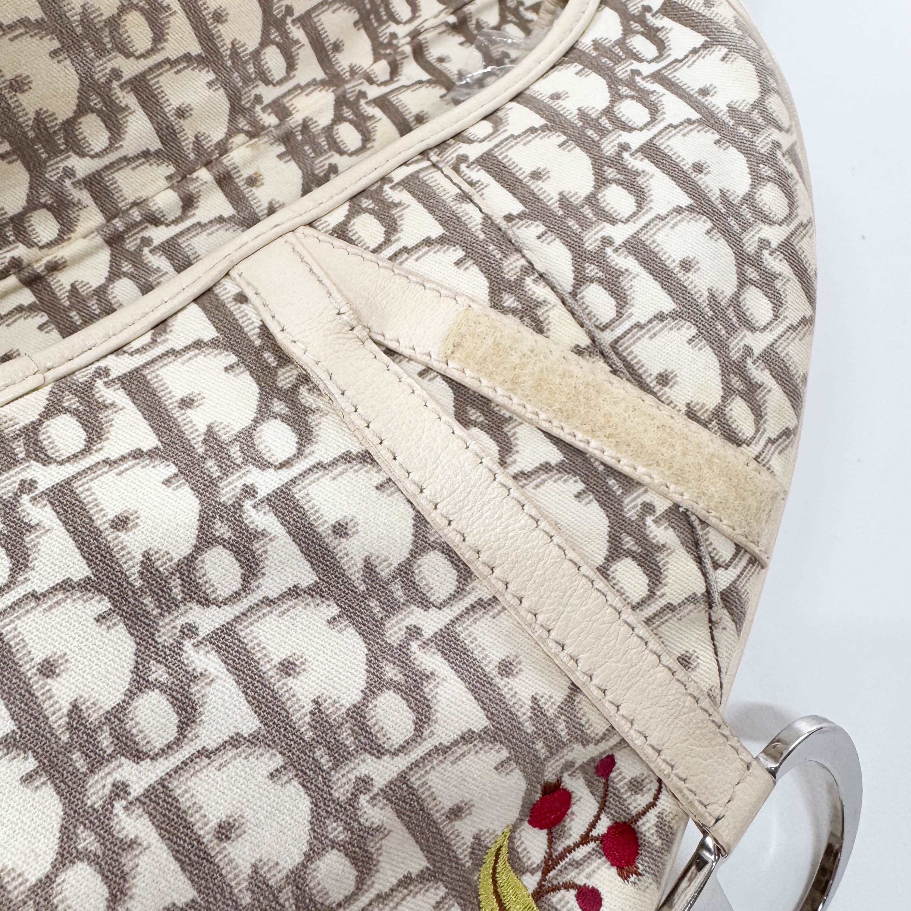 Trotter Flower Embroidery Saddle Bag