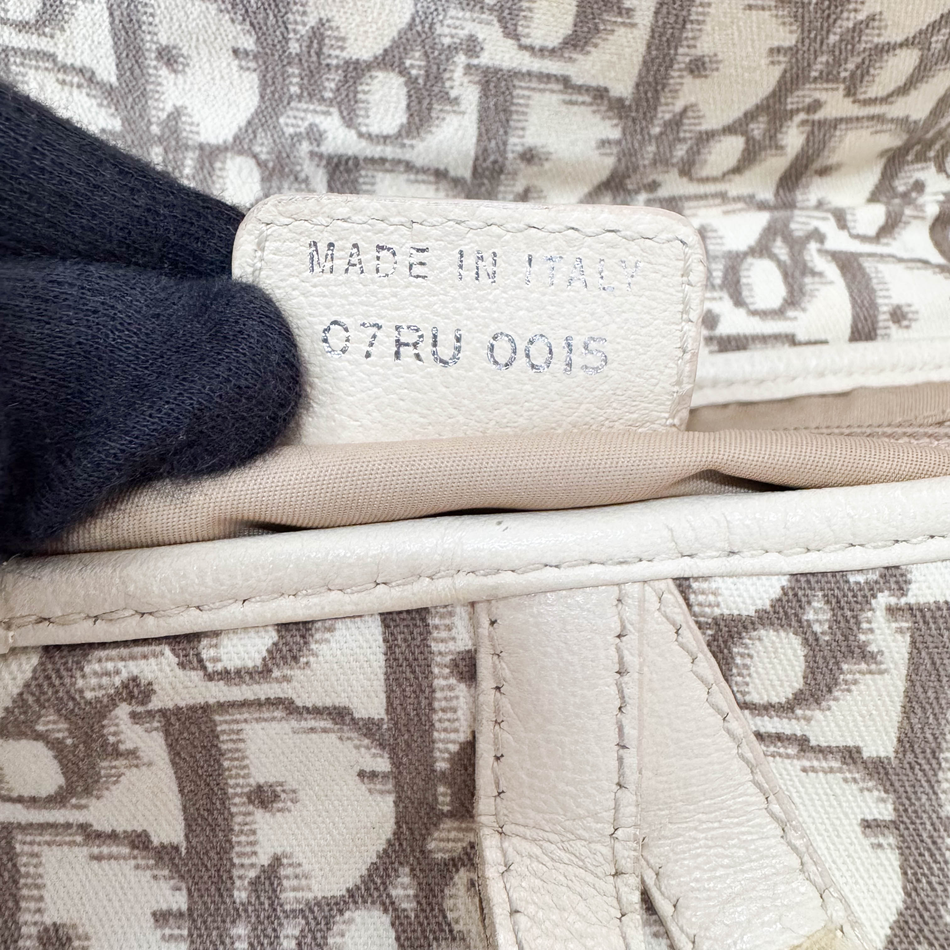 Trotter Flower Embroidery Saddle Bag