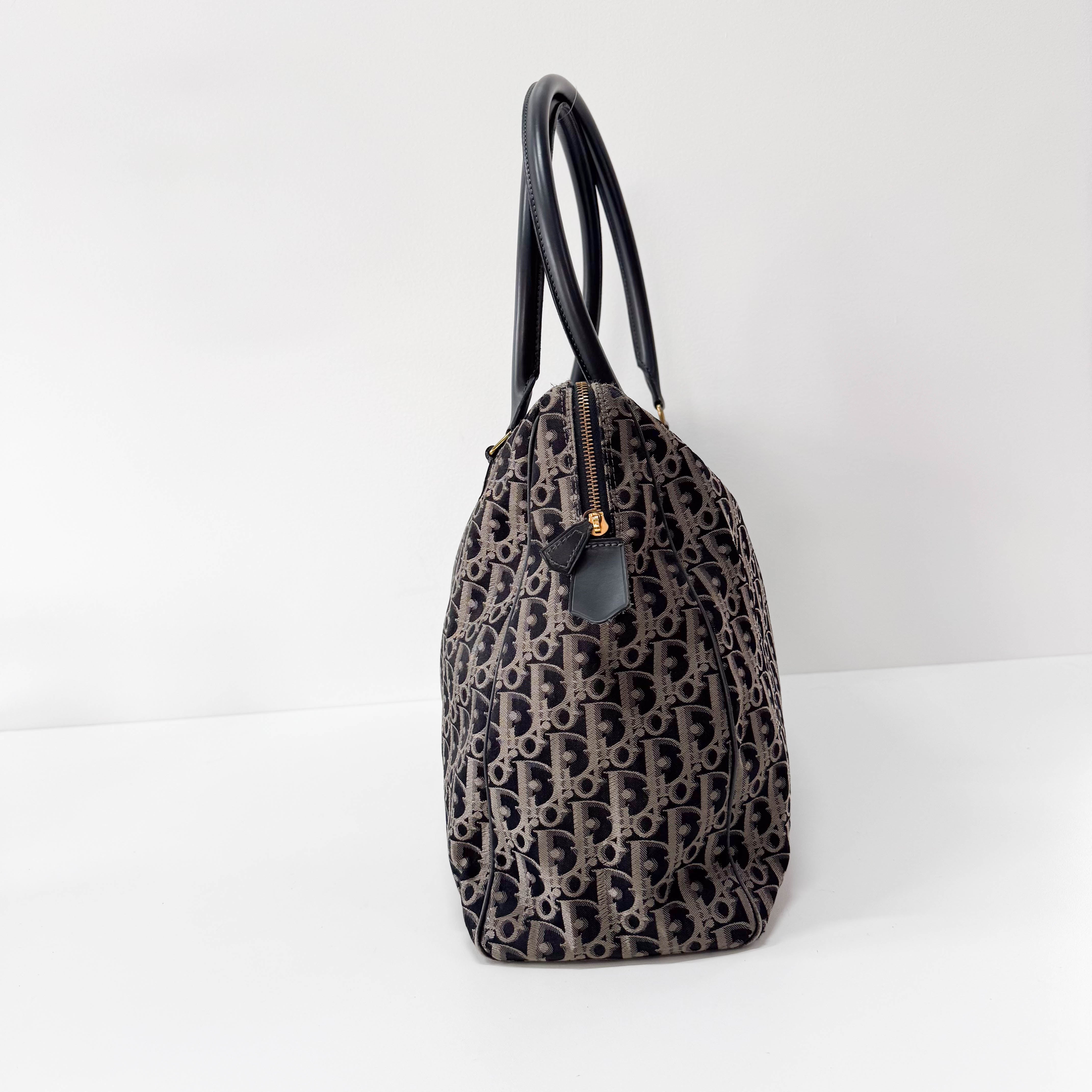 Boston Trotter Black Oblique Canvas Bag