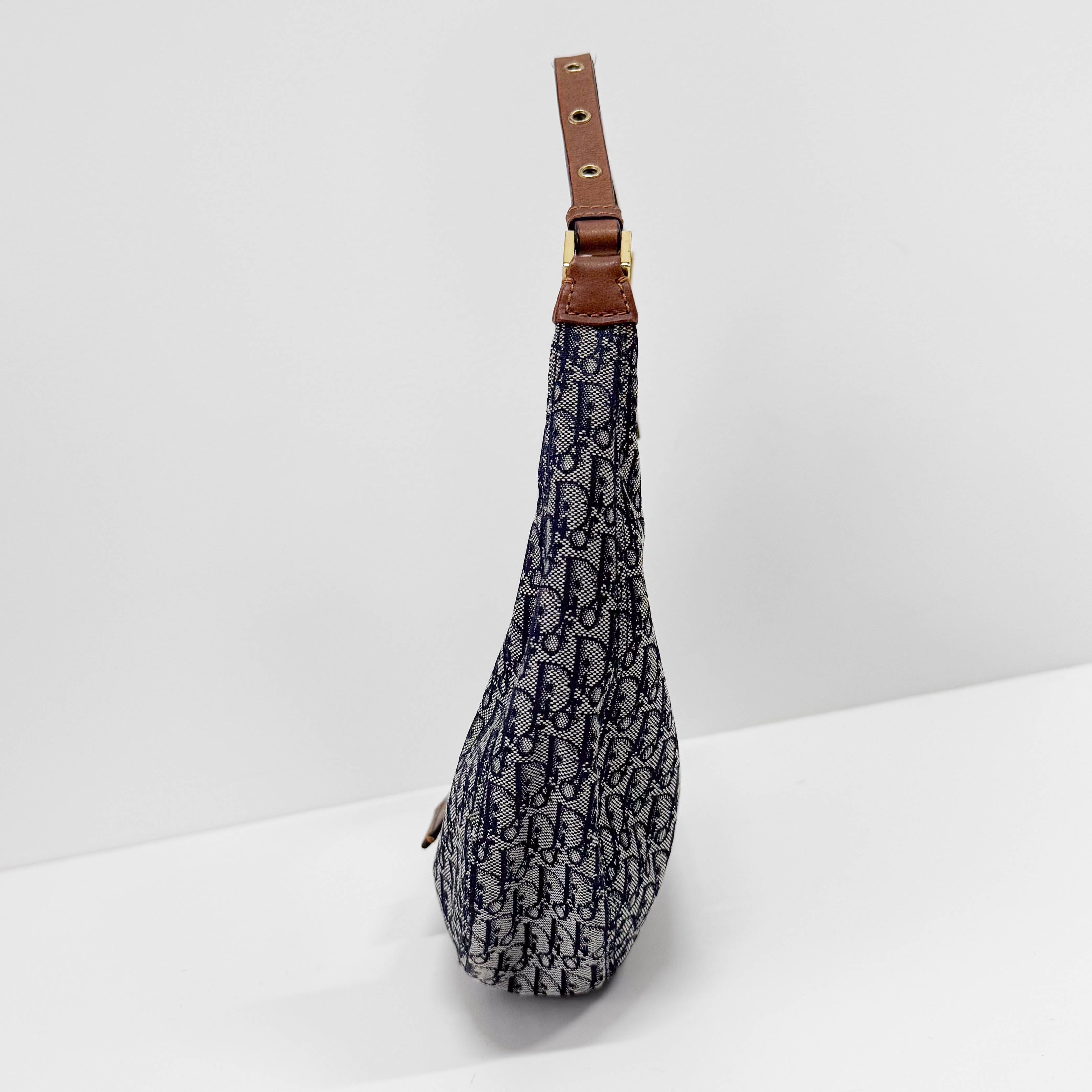 Trotter Crescent One Shoulder Handbag