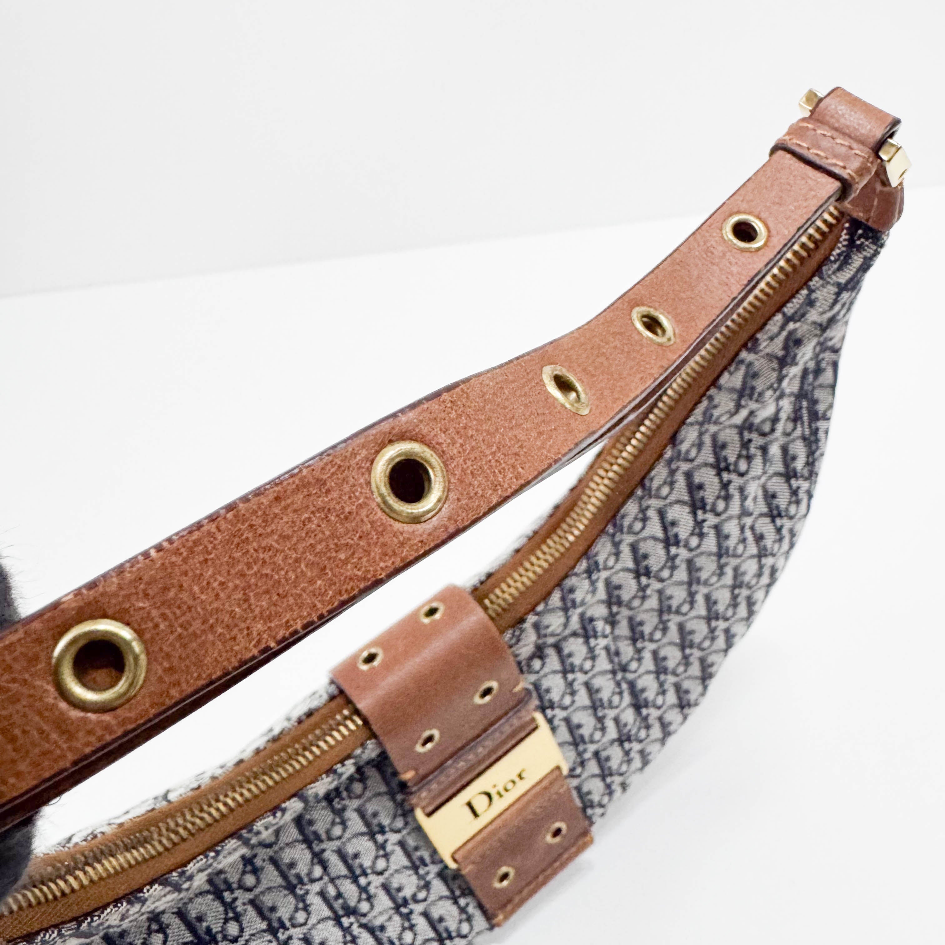 Trotter Crescent One Shoulder Handbag