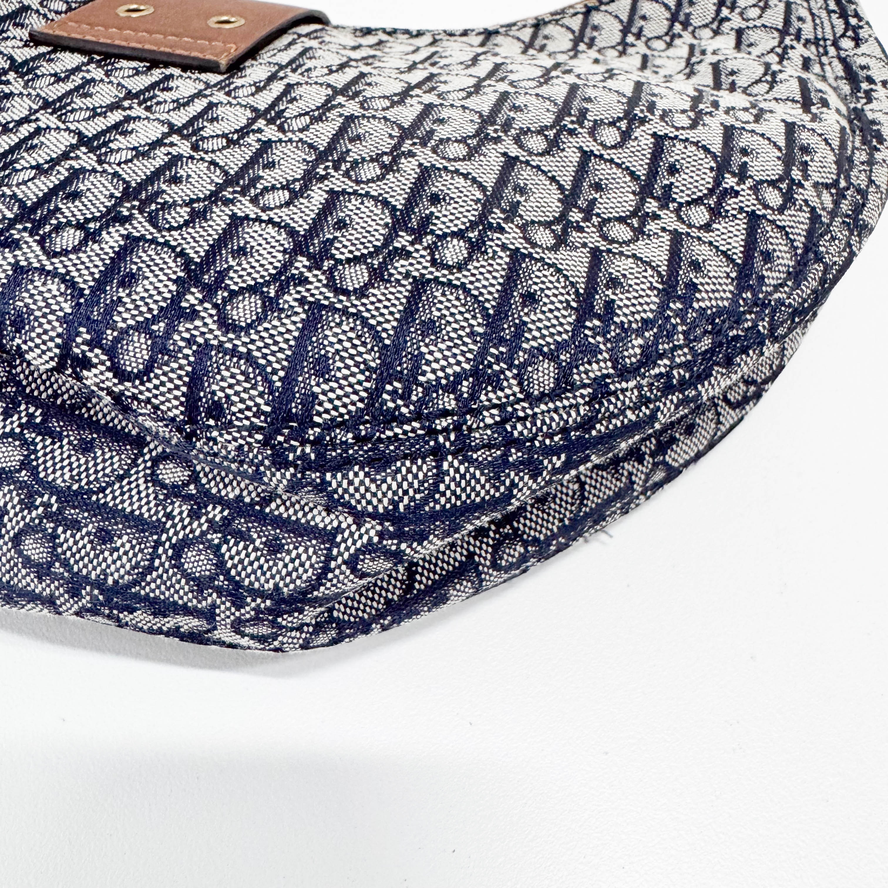 Trotter Crescent One Shoulder Handbag