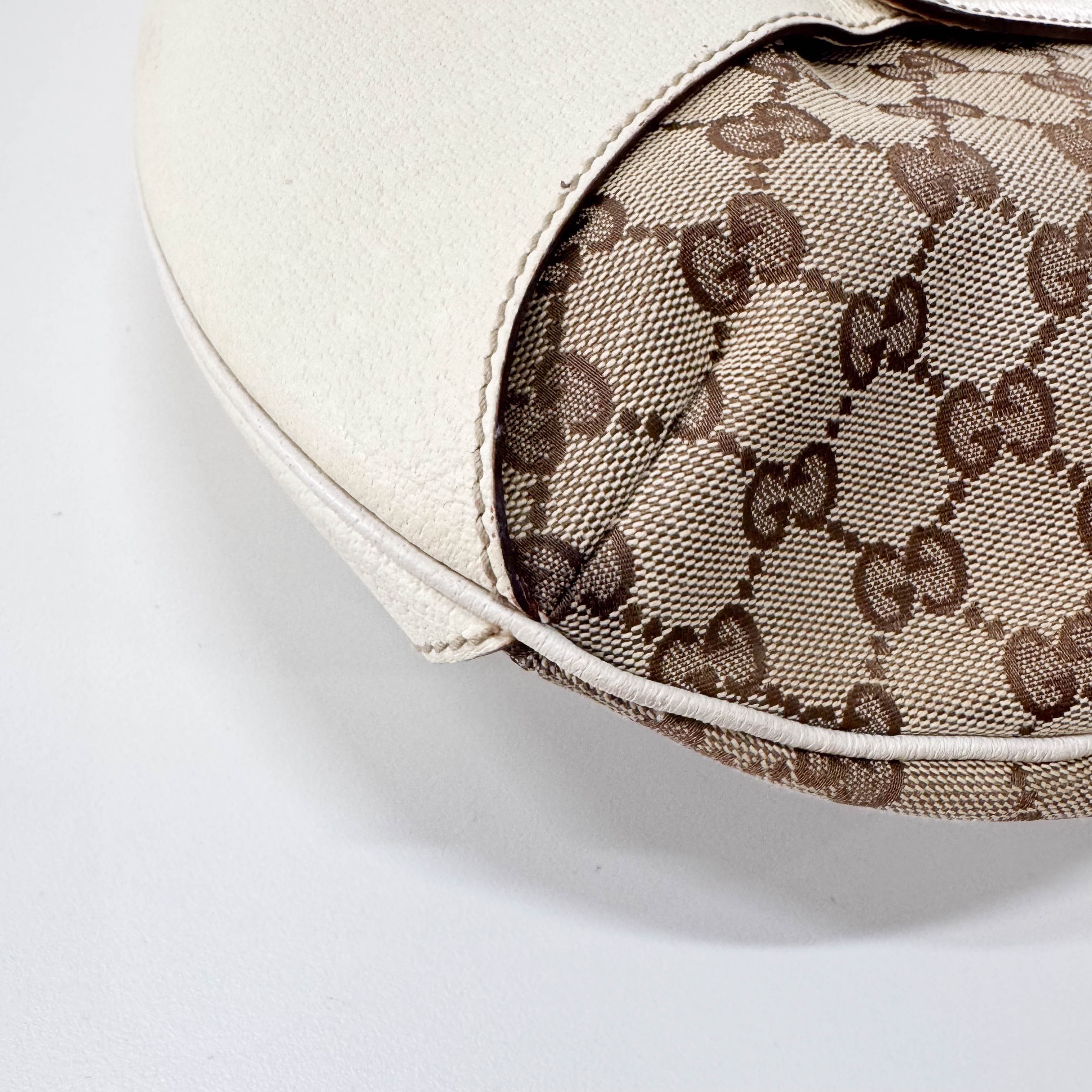 Bamboo GG Canvas Shoulder Bag