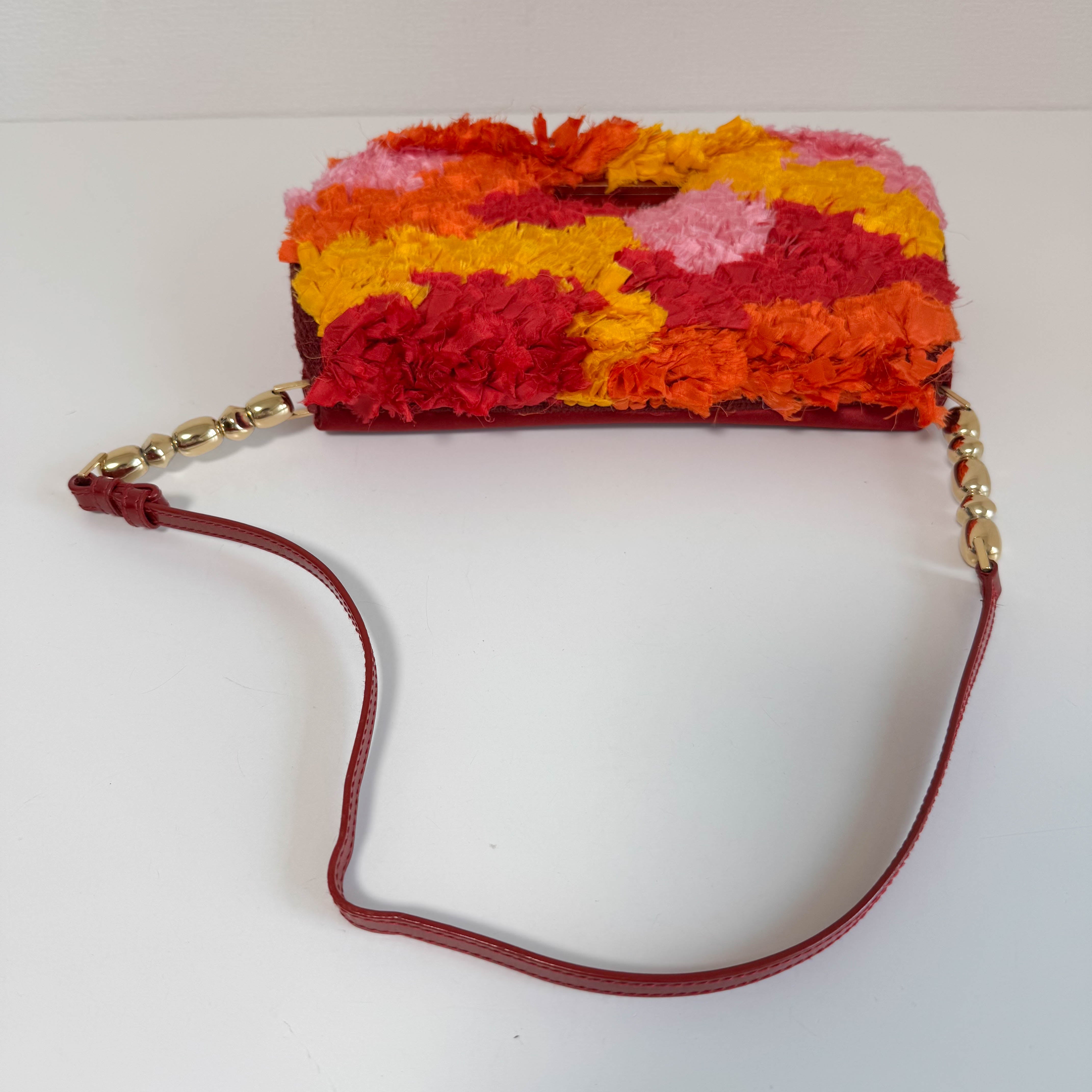 Malice Pearl Chain Silk Burgundy
Multicolor Shoulder Bag