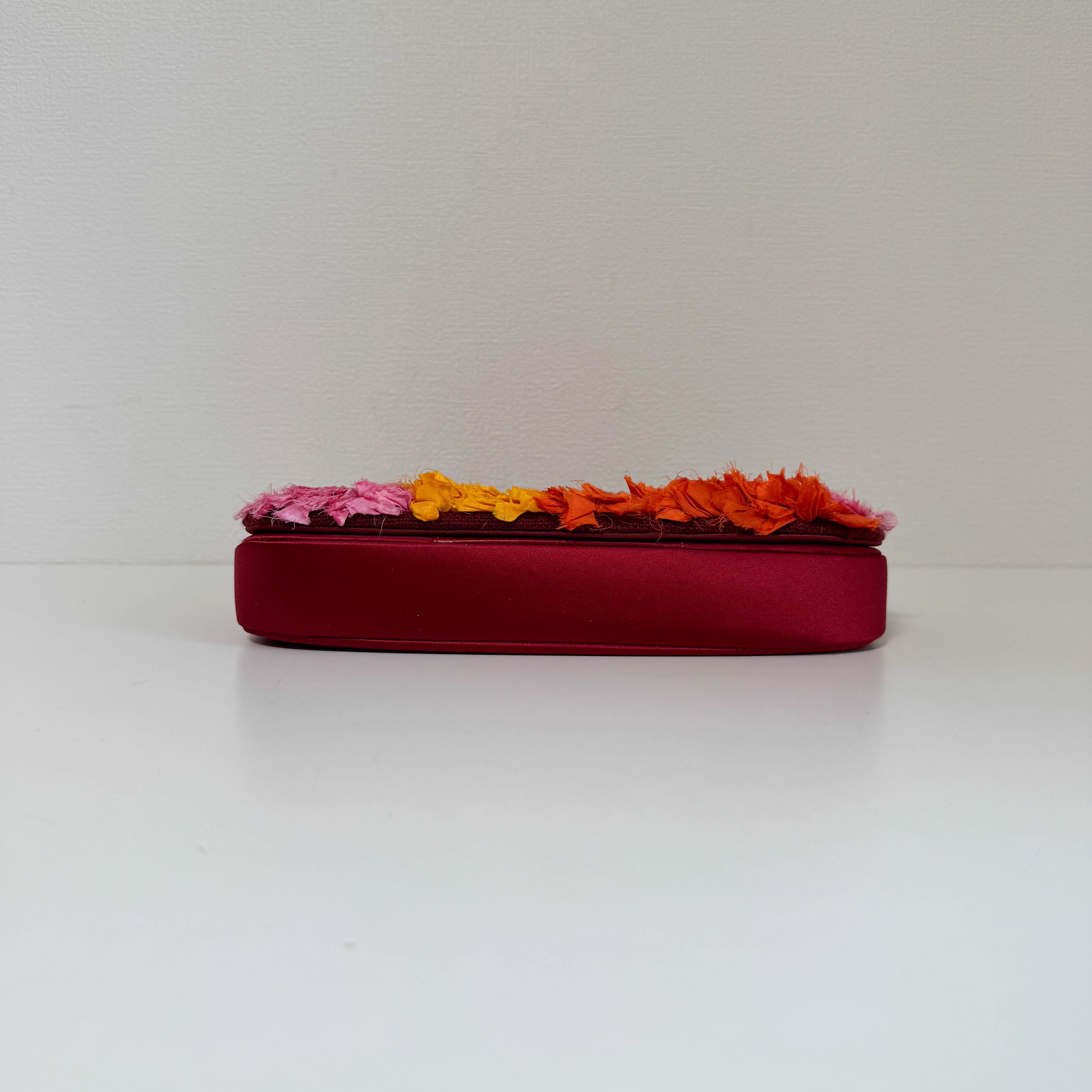 Malice Pearl Chain Silk Burgundy
Multicolor Shoulder Bag