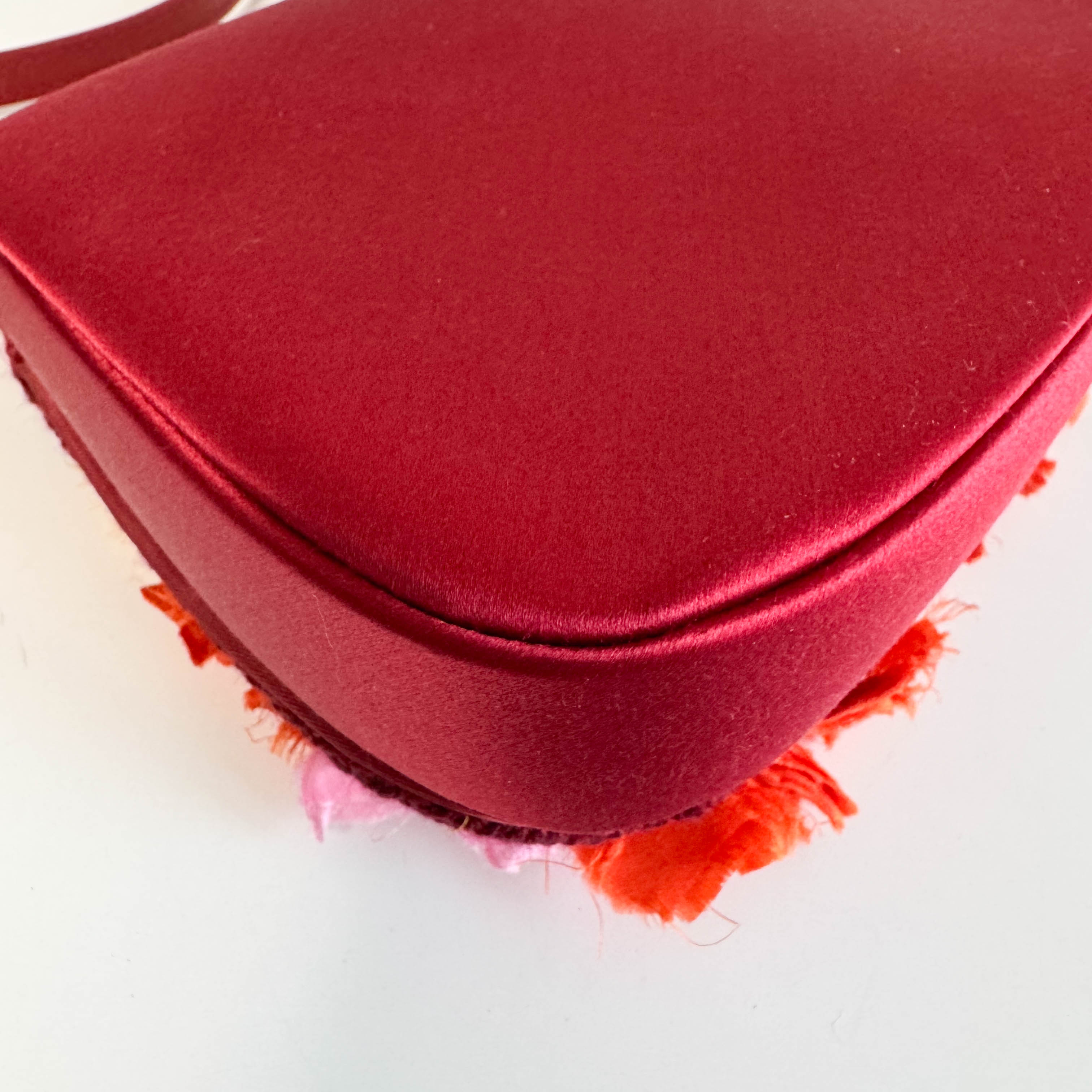 Malice Pearl Chain Silk Burgundy
Multicolor Shoulder Bag