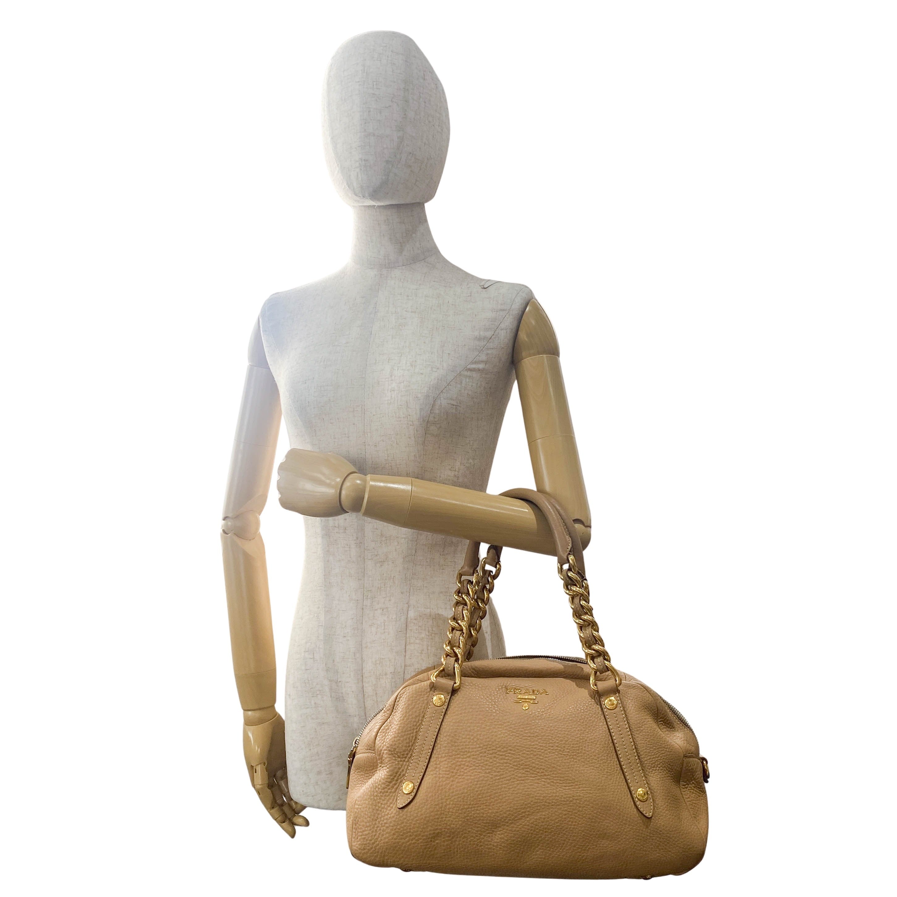 PRADA Chain Detail Calf Leather Shoulder Bag – HIVE PRELOVED