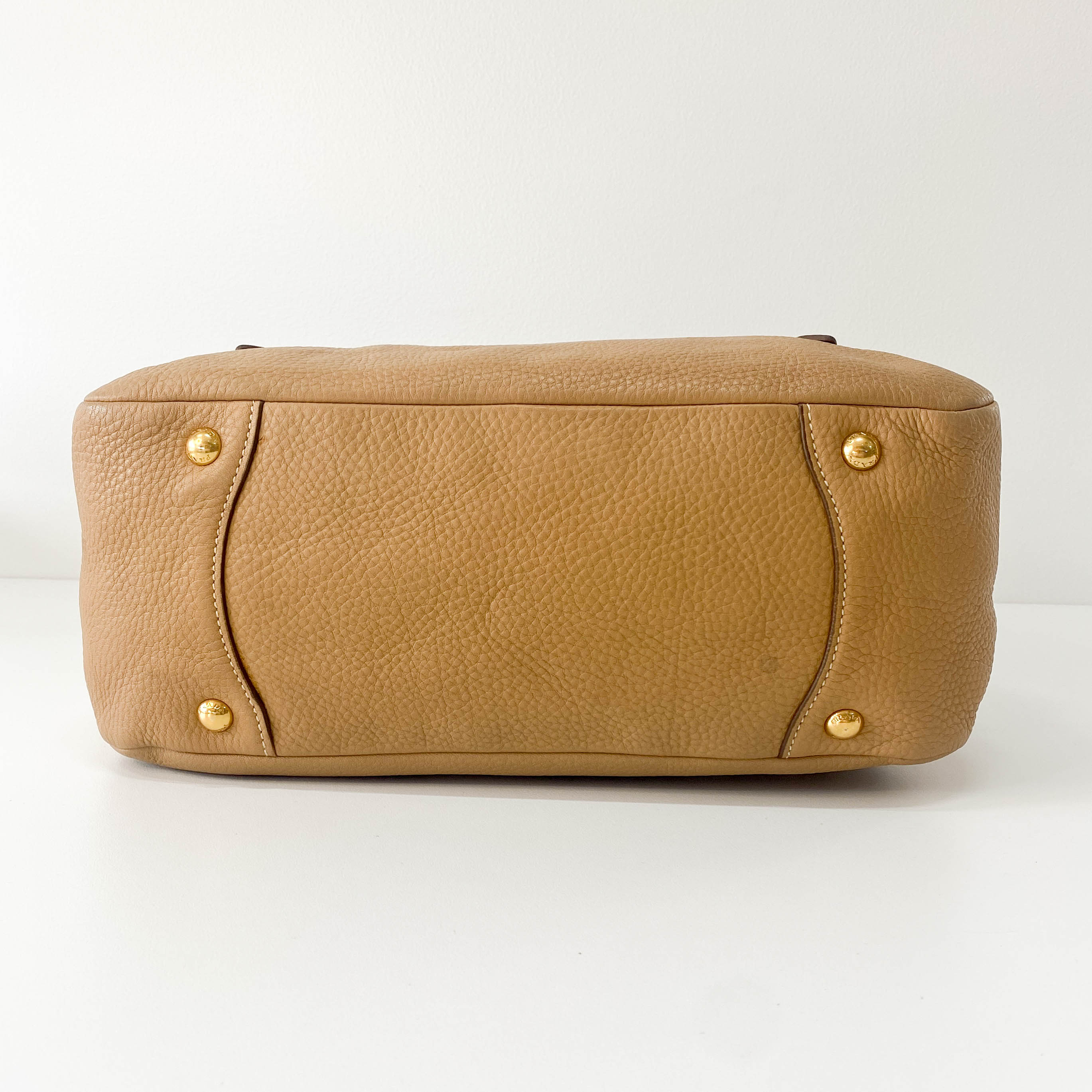 Chain Detail Calf Leather Shoulder Bag