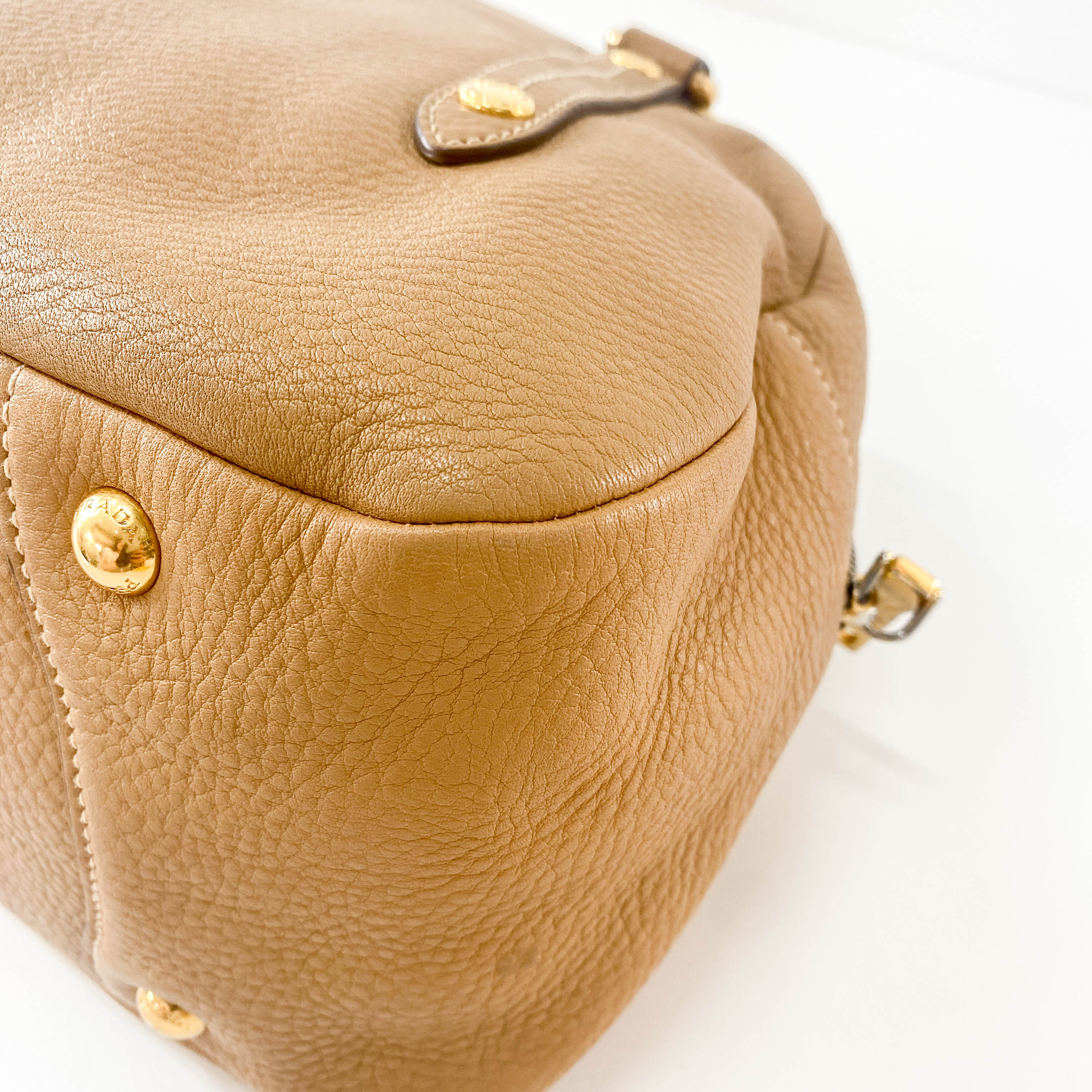 Chain Detail Calf Leather Shoulder Bag