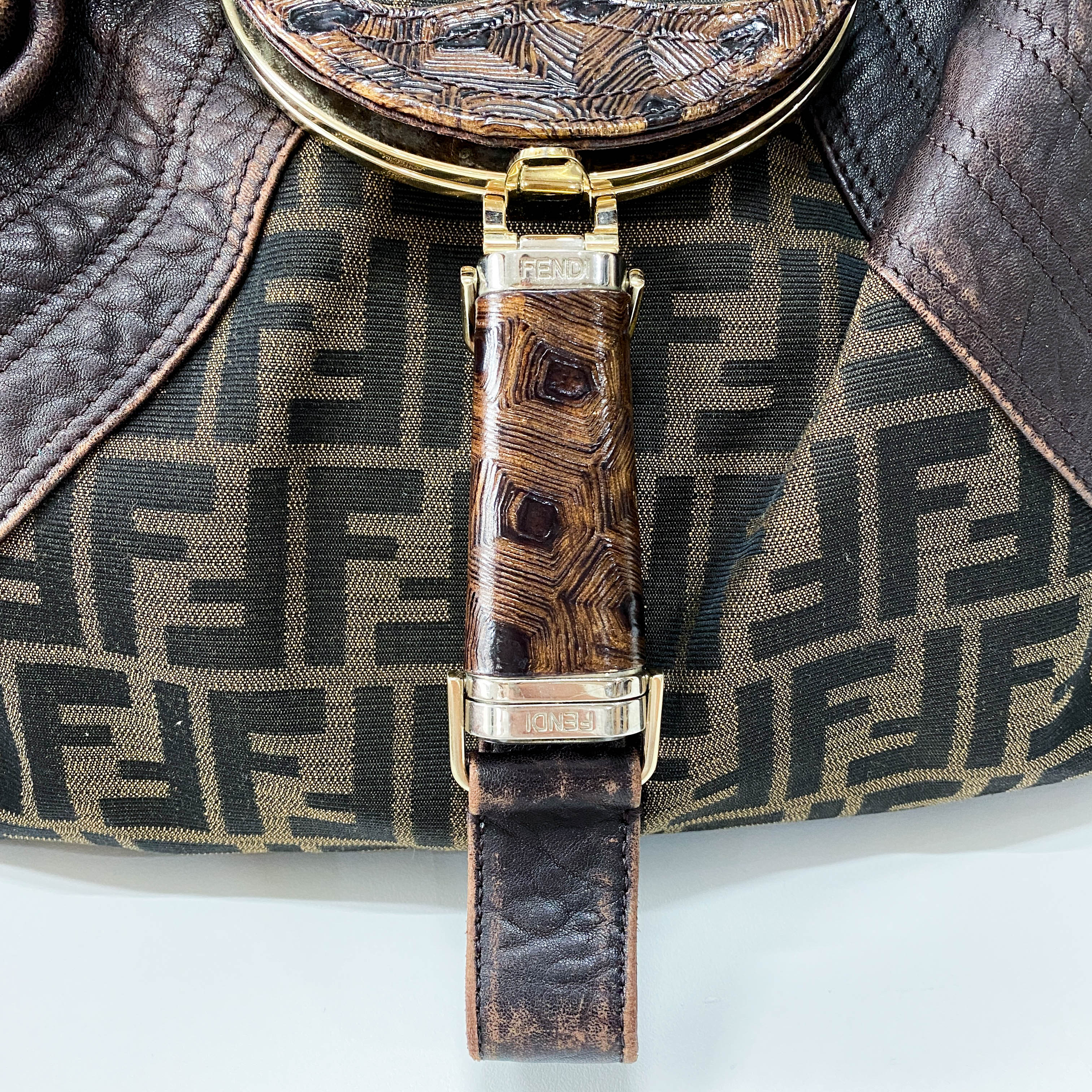 Spy Brown Leather Shoulder Bag