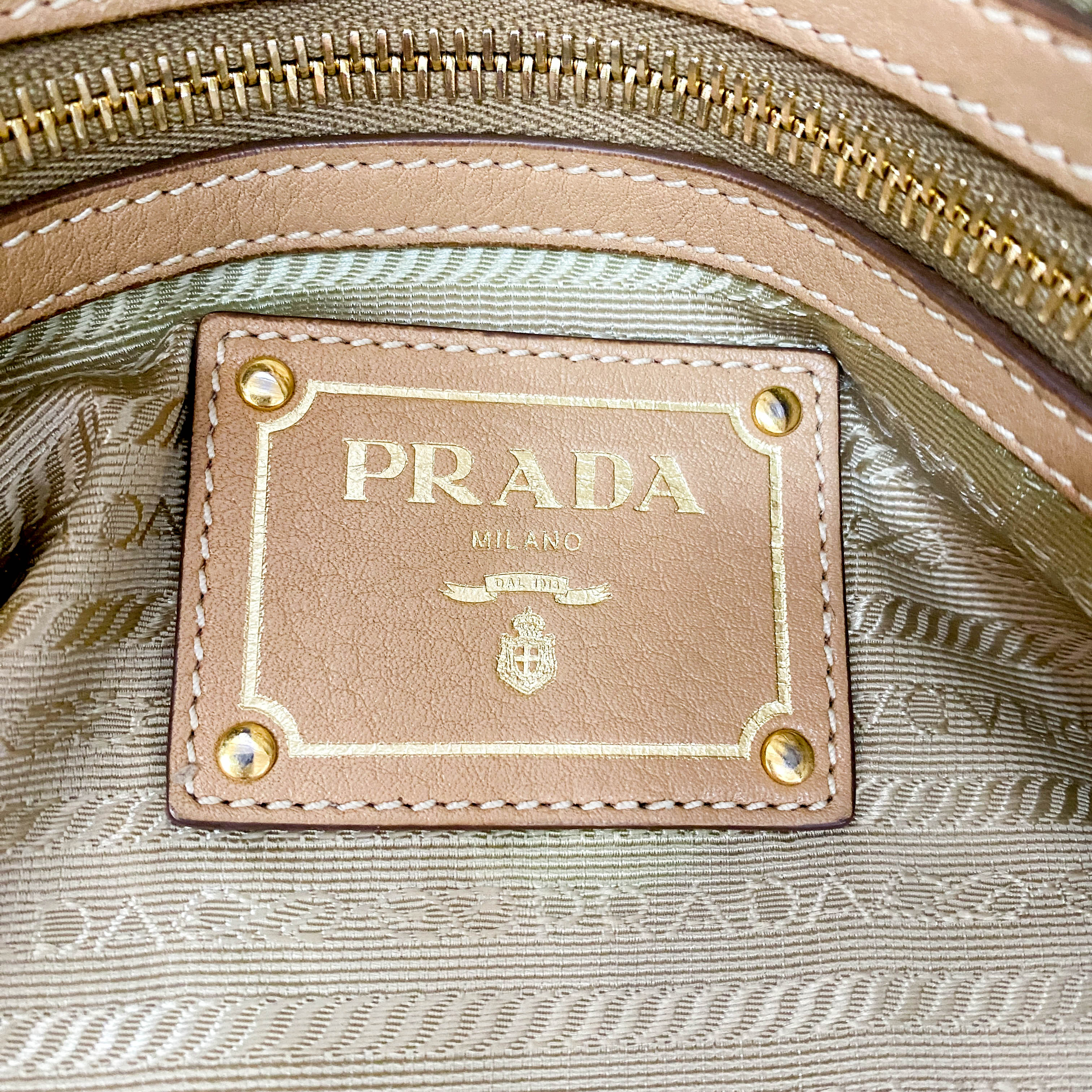 Chain Detail Calf Leather Shoulder Bag